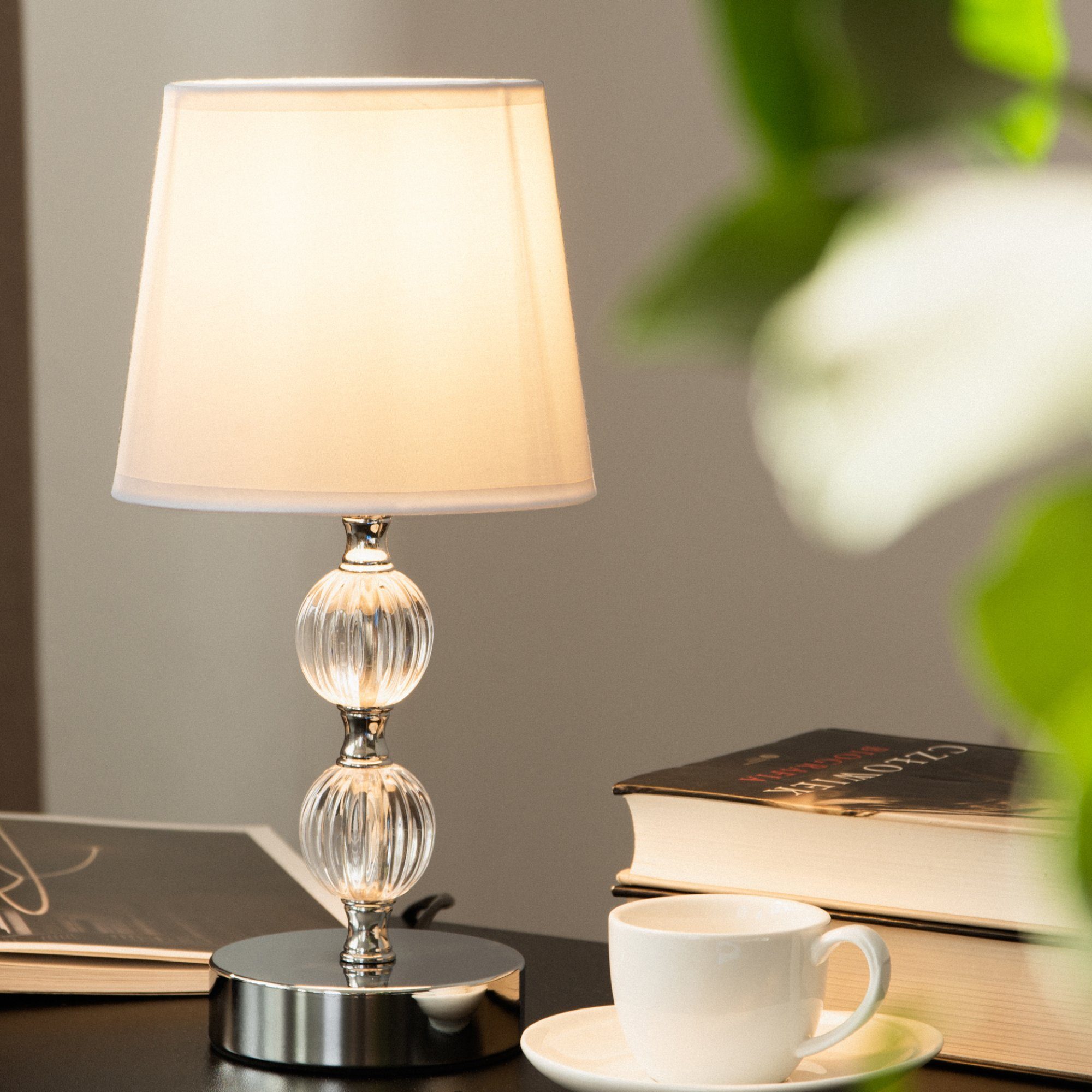 Konsimo Tischleuchte VULGA Tischlampe Tischleuchte, ohne Leuchtmittel, elegante Lampe weiß/transparent