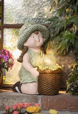 Dekoleidenschaft LED-Dekofigur "Mädchen" mit Leuchtkugel, aus Polyresin, Solar Gartenfigur wetterfest, Gartendekofigur, Leuchtdeko, Figur, Balkon & Gartendeko für Draußen