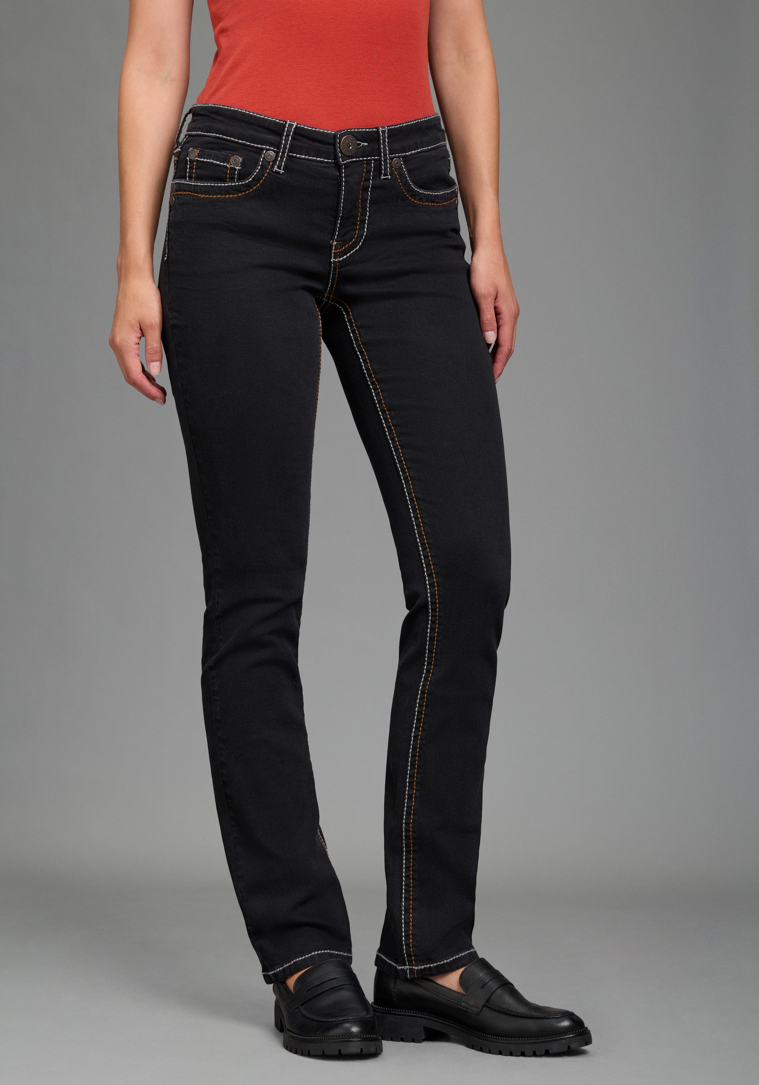Arizona Gerade Jeans Kontrastnähte niedrige Leibhöhe, in 5-Pocket-Form, Used-Look-Waschung. € 63,99, (€ 63,99 pro 1 Stk).