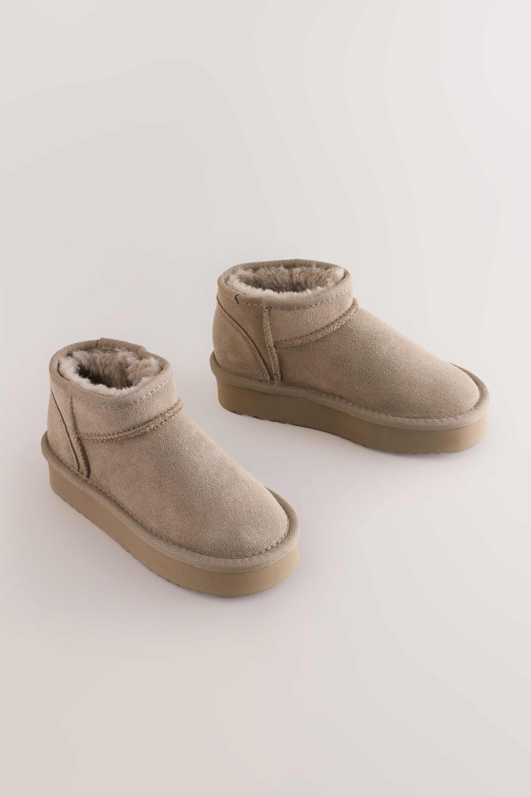 Next Wasserabweisende Veloursleder-Schlupfstiefel Stiefel (1-tlg)