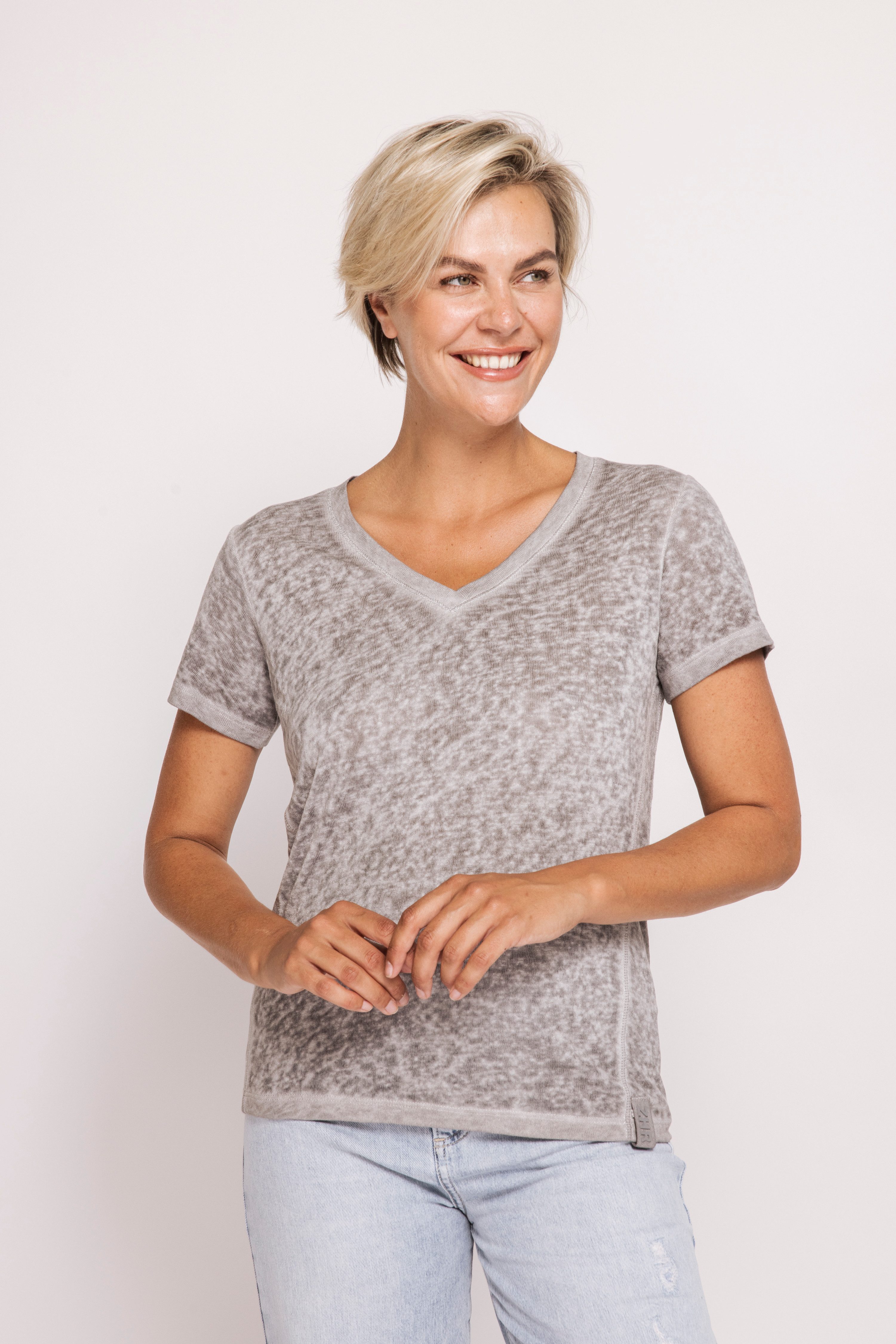 Zhrill T-Shirt ZHSVANA mit V-Ausschnitt günstig online kaufen
