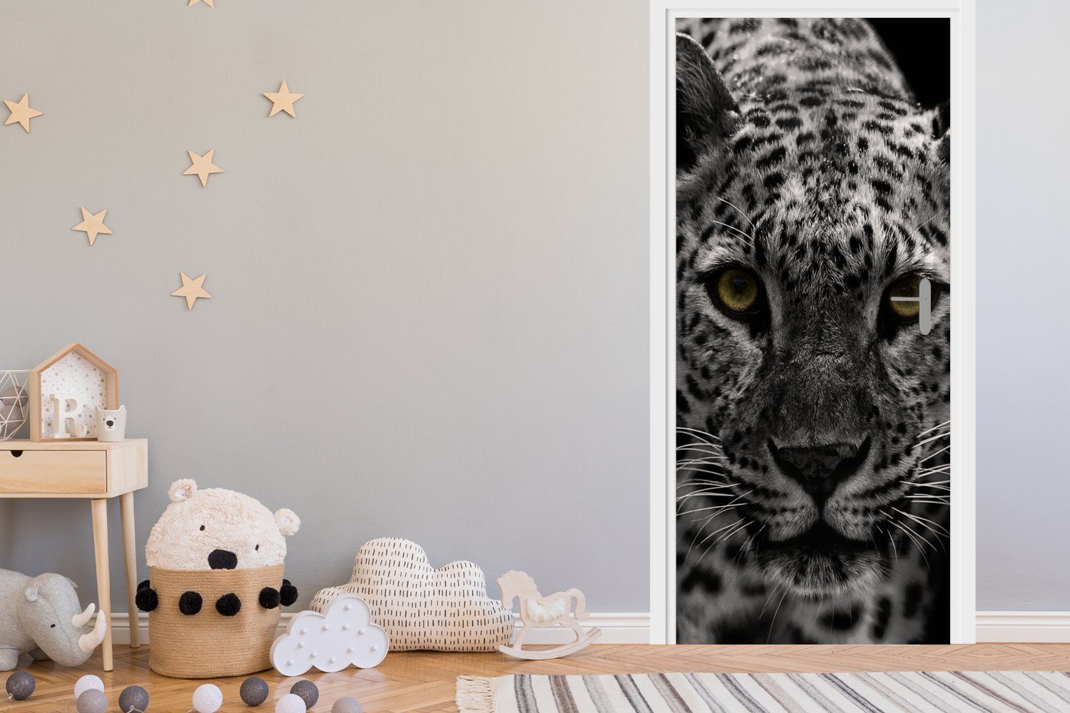 Matt, cm Schwarz-Weiß-Foto Leoparden, Fototapete MuchoWow eines für farbigen Tür, 75x205 bedruckt, Türaufkleber, Türtapete (1 St),