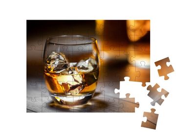 puzzleYOU Puzzle Erfrischendes Glas Scotch- oder Bourbon-Whisky, 48 Puzzleteile, puzzleYOU-Kollektionen Whisky