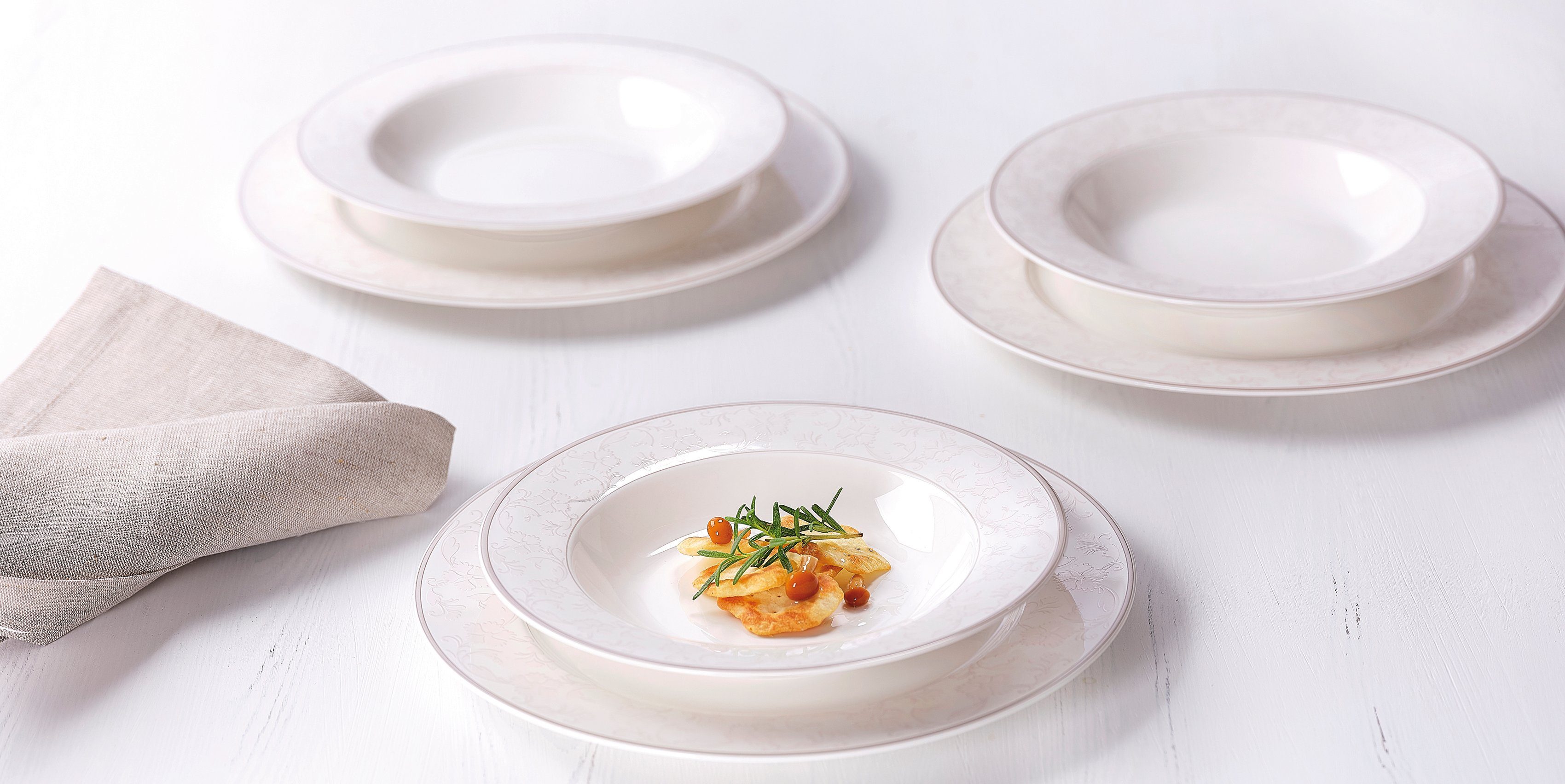 Ritzenhoff & Breker Tafelservice Teller Set, Geschirr-Set ISABELLA (12-tlg), 6 Personen, Porzellan, extravagantes Design, 12 Teile, für 6 Personen