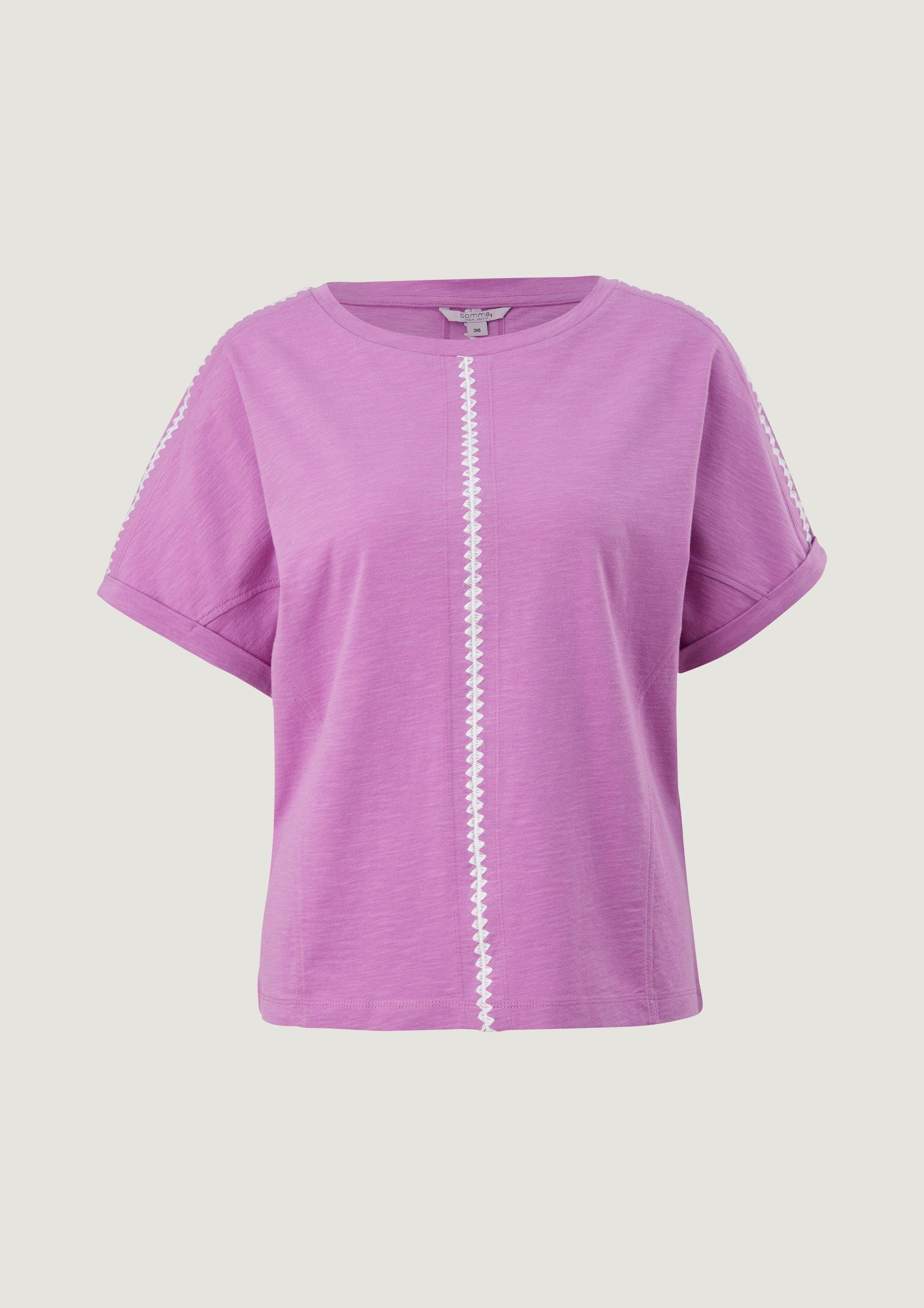 Kurzarmshirt mit summer Kontraststickereien comma casual pink Stickerei T-Shirt identity