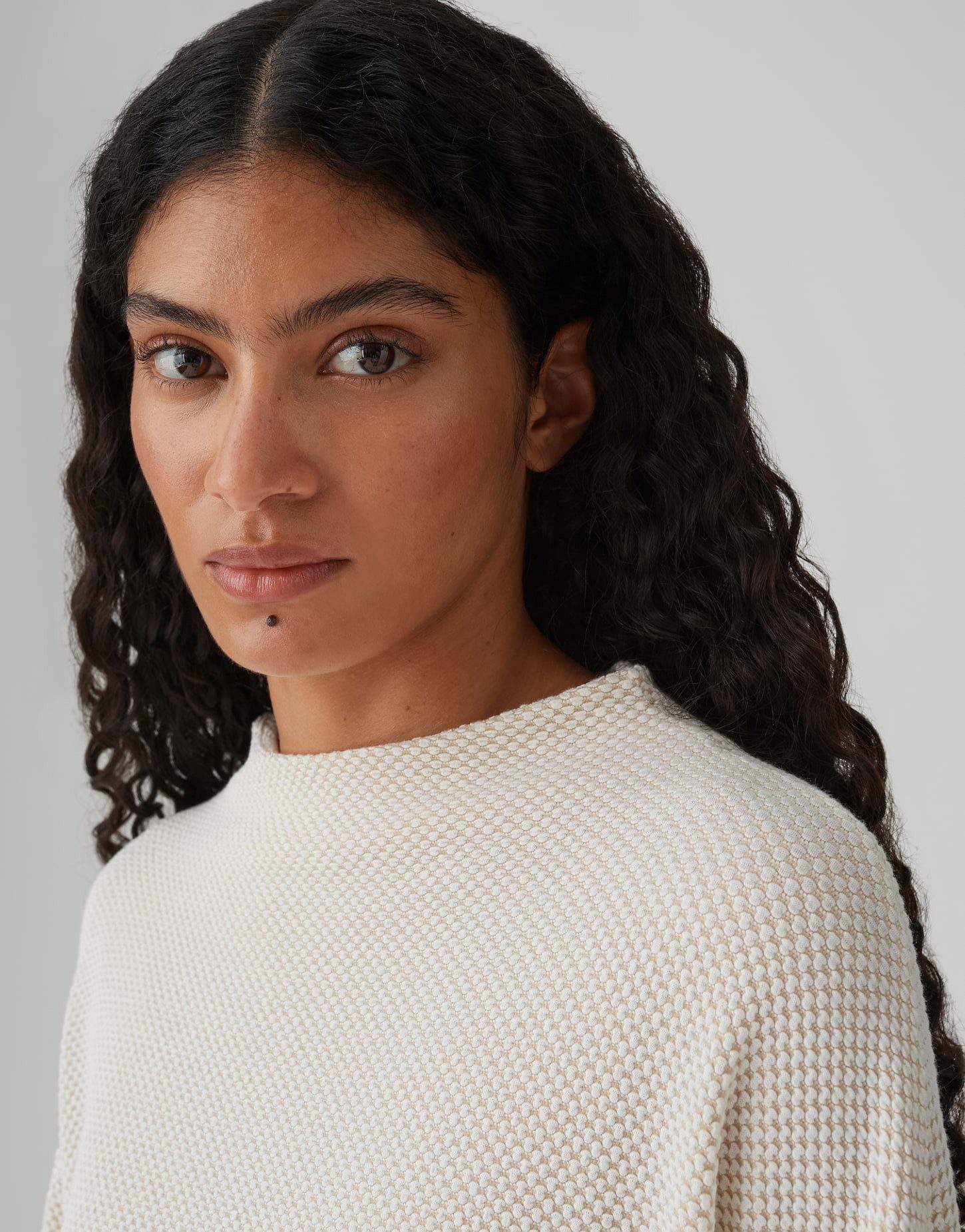 OPUS Longsleeve SERATA mit zweifarbiger Textur Lockere Passform, schmal zulaufender Schnitt, überschnittene Schulter