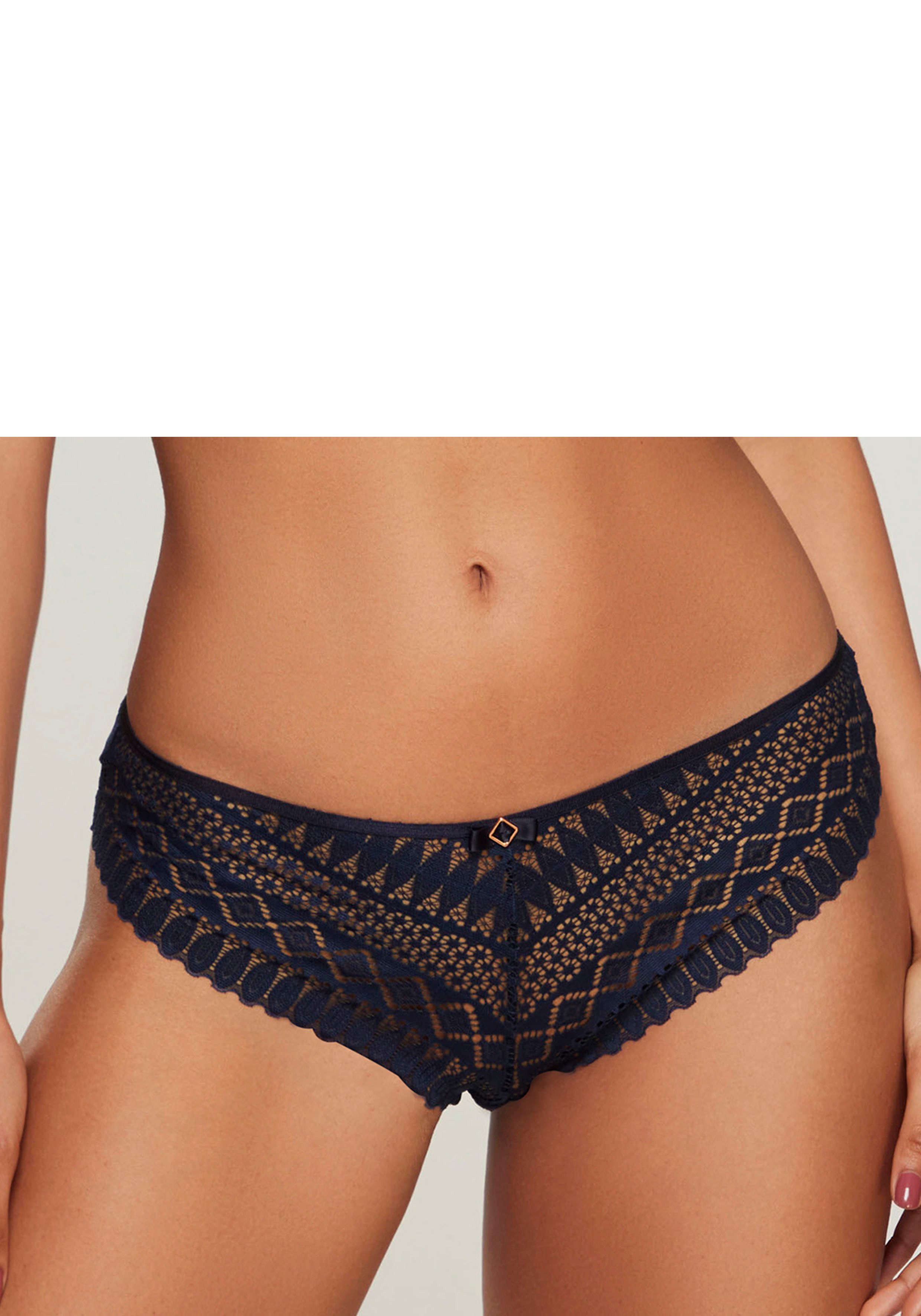 LASCANA Panty Nina mit edlem Schmuckaccessoire