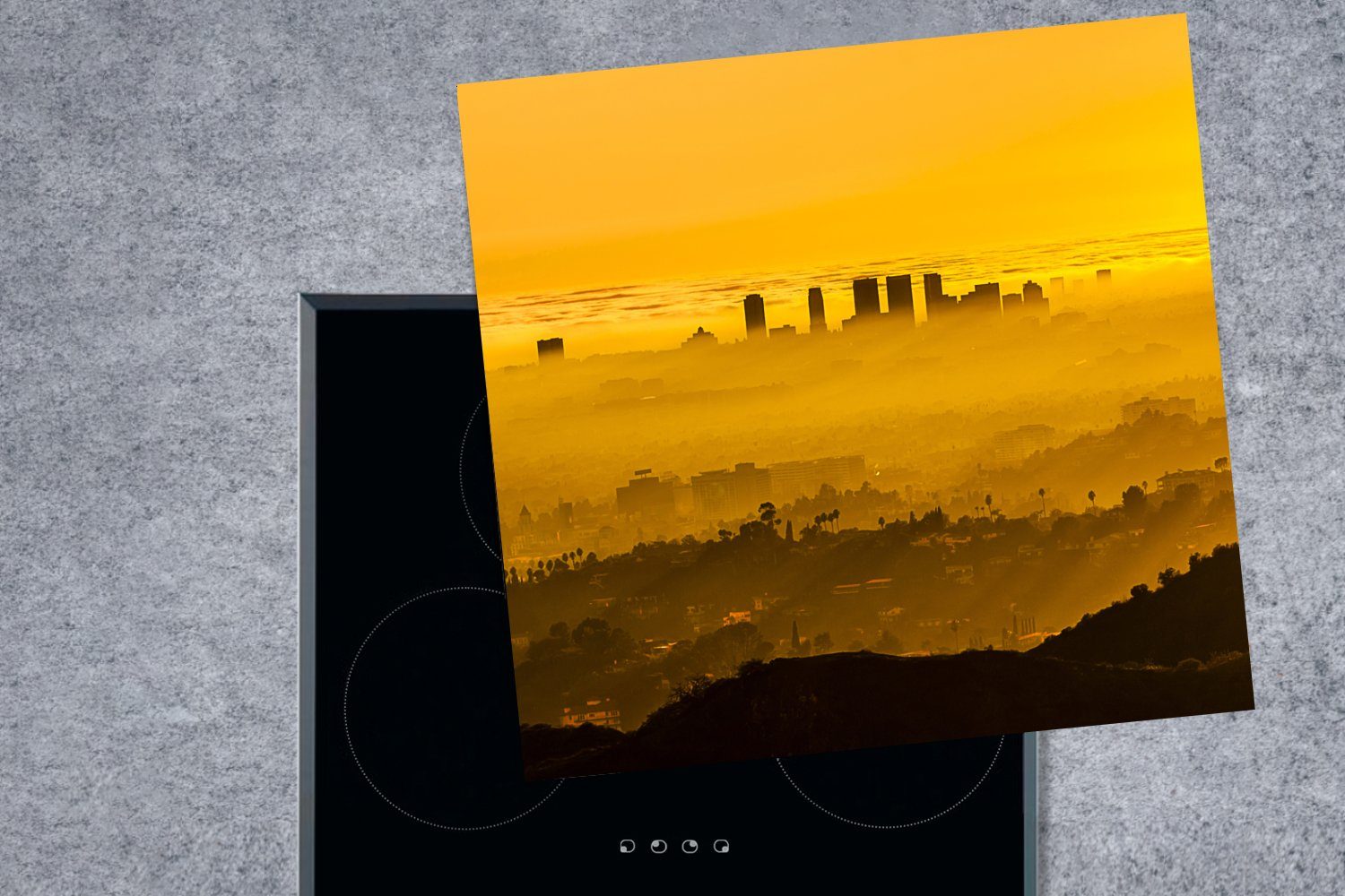 78x78 tlg), Arbeitsplatte - cm, - Los Angeles Gelb, küche MuchoWow Vinyl, Ceranfeldabdeckung, für (1 Herdblende-/Abdeckplatte Nebel