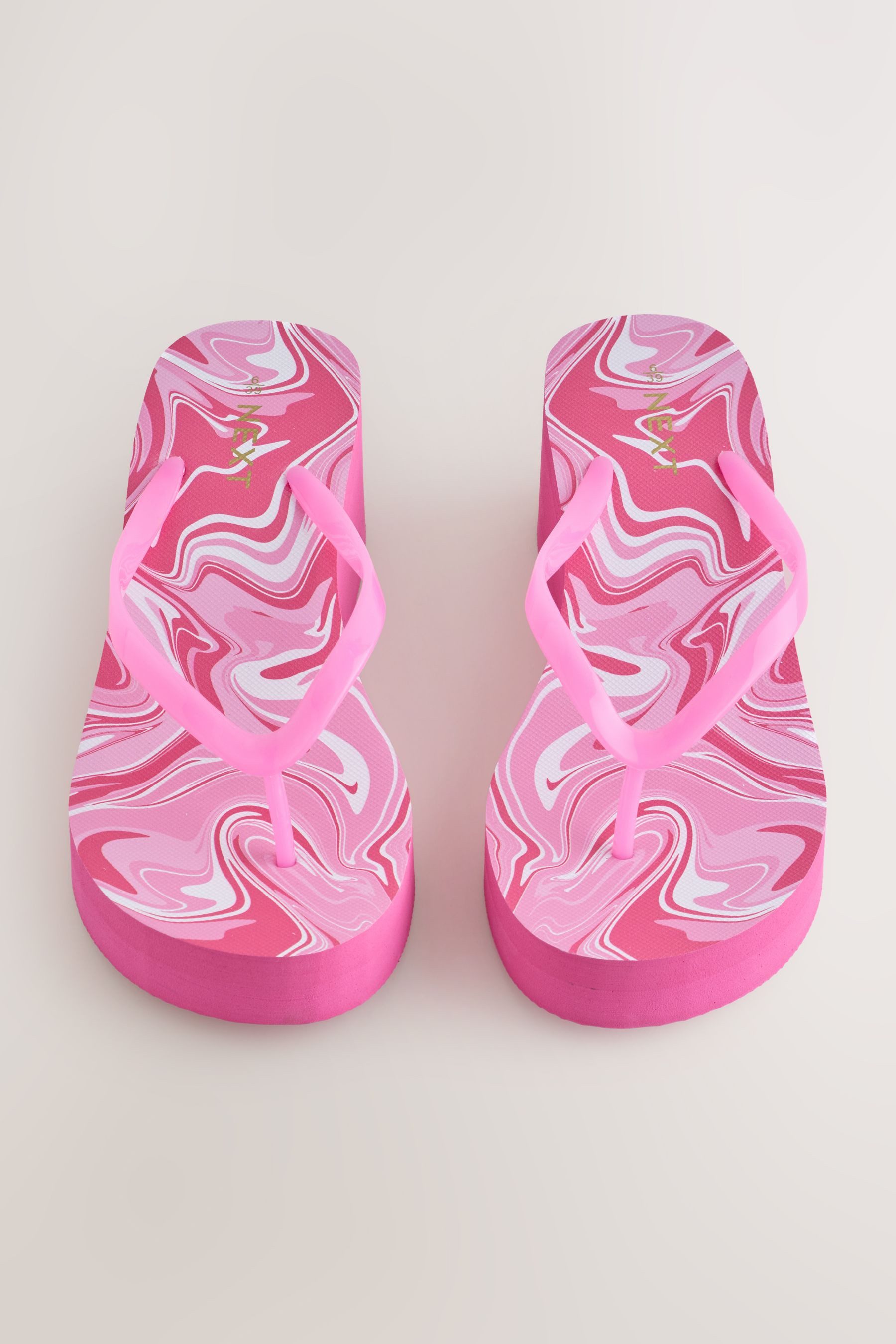 Next Zehentrenner mit Keilabsatz Keilsandalette (1-tlg)