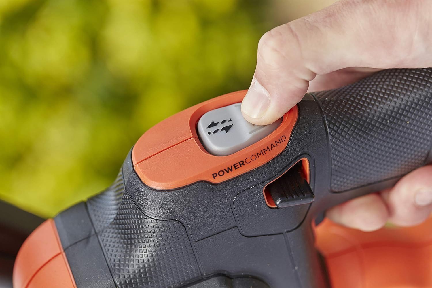 Black + Decker Akku-Heckenschere 36V Akku-Heckenschere mit POWERCOMMAND ohne Akku & Ladegerät, (1 St)