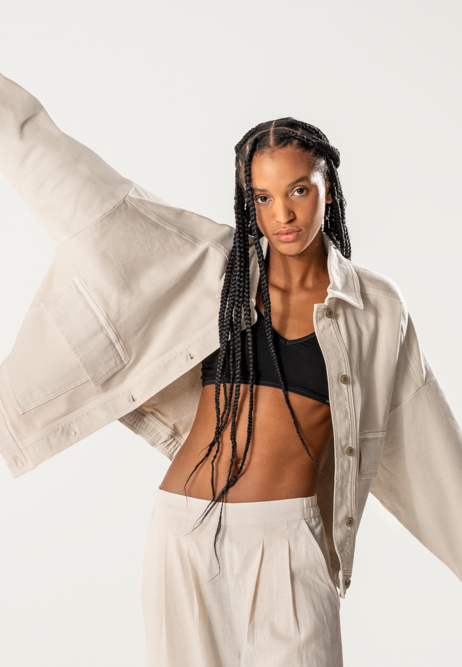trueStory Jeansjacke DAFNE Weiter Boxy-Schnitt mit überhängenden Schultern – Bild 2 von 5