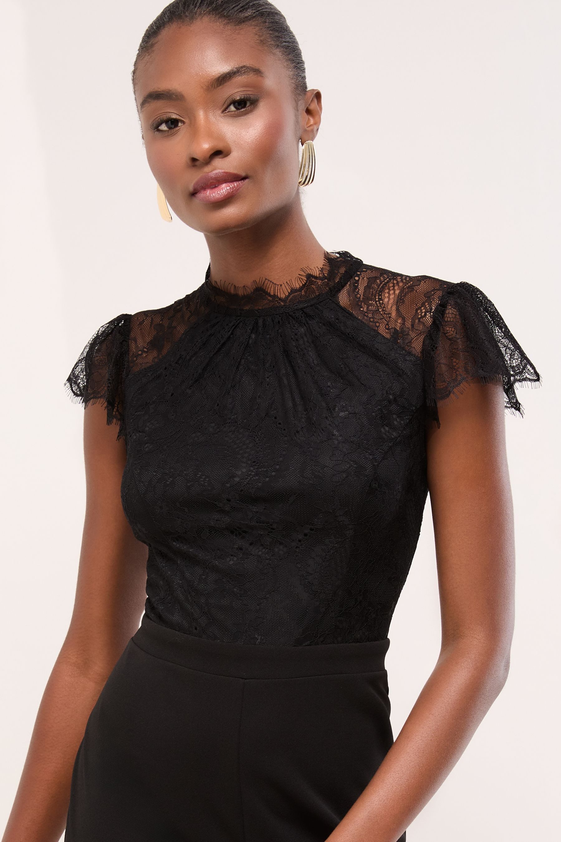 LIPSY Jumpsuit Lipsy Overall mit Stehkragen aus Spitze, Regular (1-tlg)