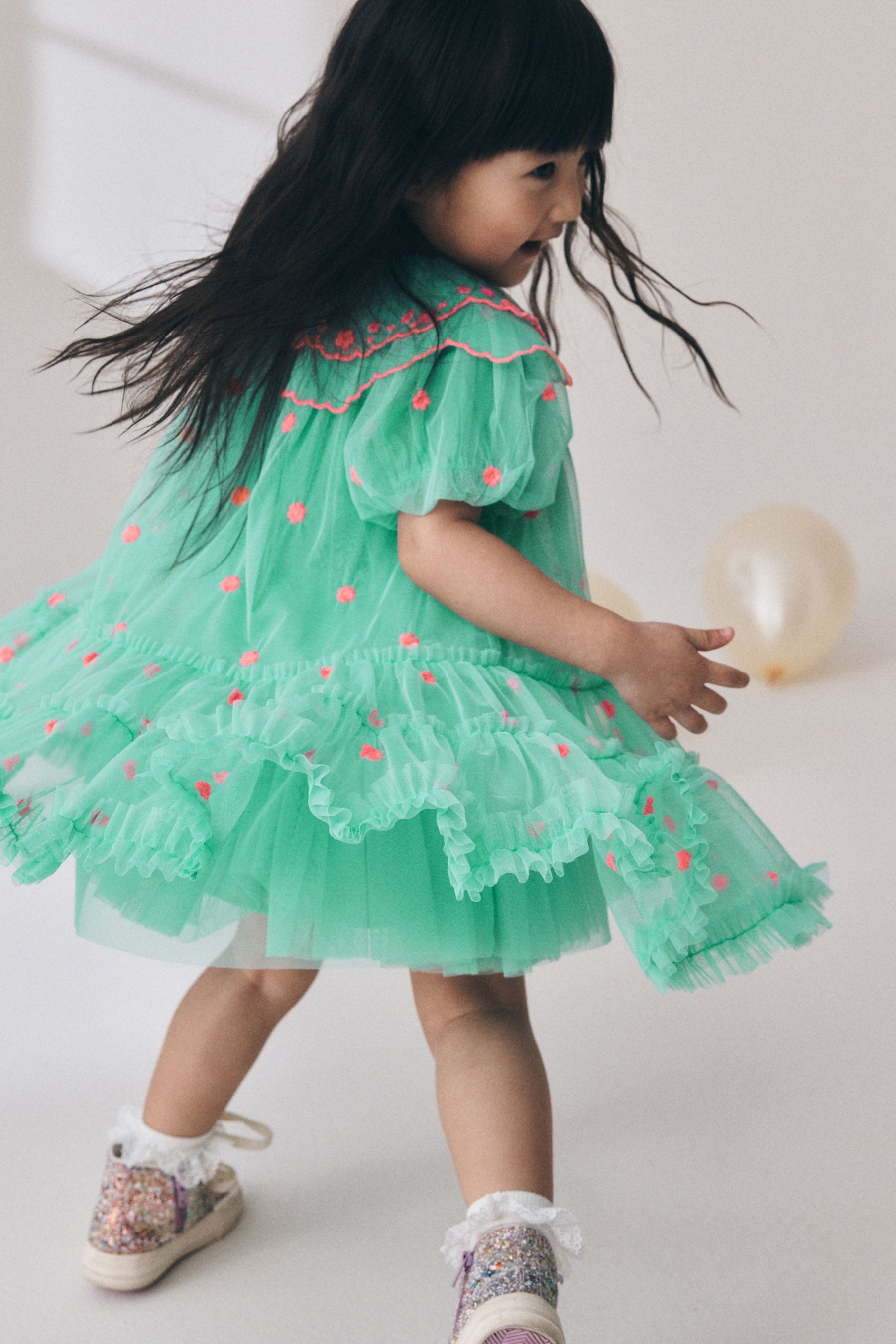Next Partykleid Festliches Mesh-Kleid mit Stickerei (1-tlg)