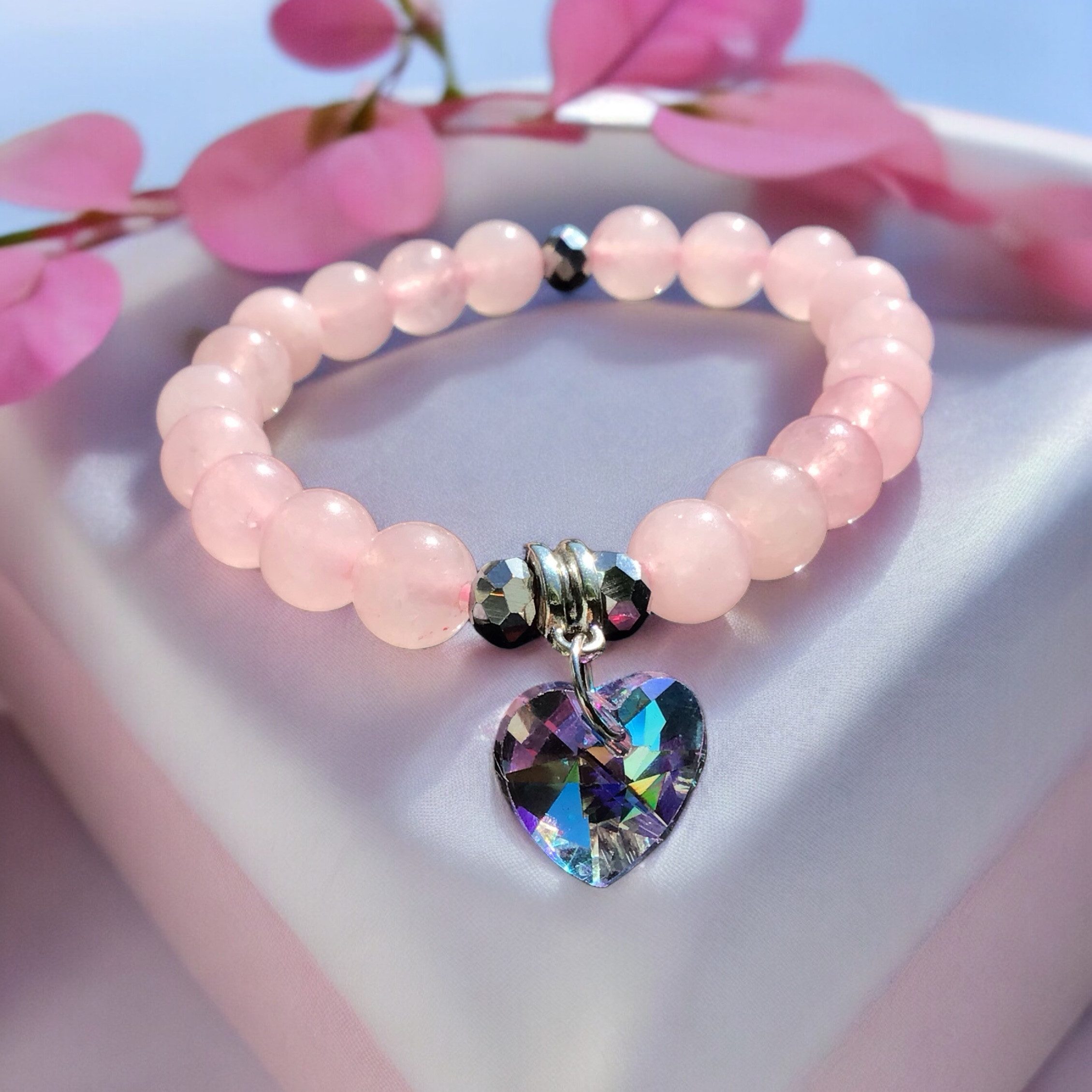 Steinfixx® Perlenarmband Rosenquarz Armband 8mm mit Angel-Aura Herz (mit facettierten, platinierten 6mm Abstandsperlen, 1-tlg., Liebe und Harmonie), Inclusive edler Geschenkbox mit Magnetverschluss