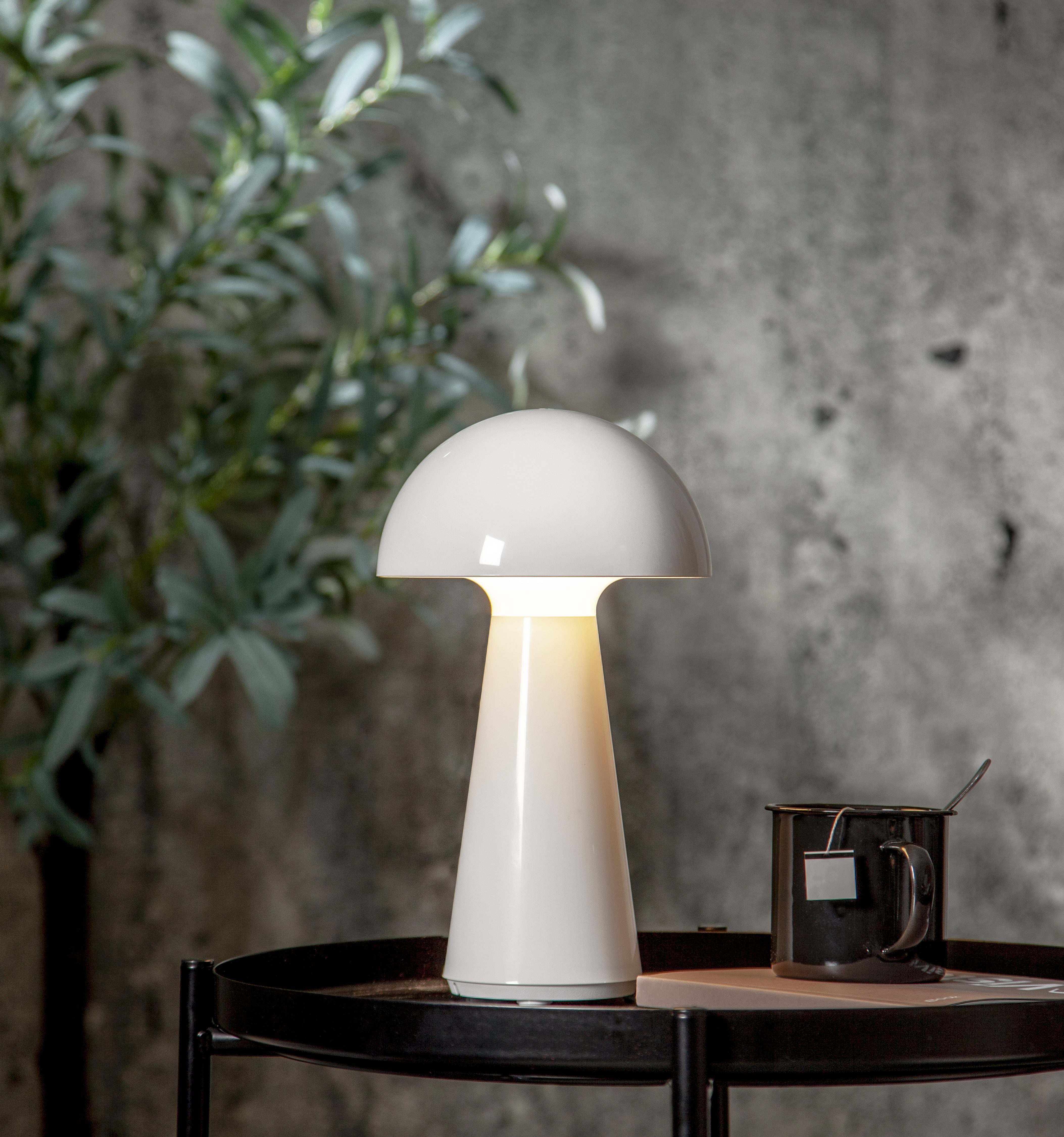 STAR TRADING LED Tischleuchte Tischlampe Mushroom, USB-Anschluss mit Ladefunktion, LED fest integriert, Warmweiß, Akku-Tischleuchte, 3-Stufen-Dimmung, Li-Ion-Akku