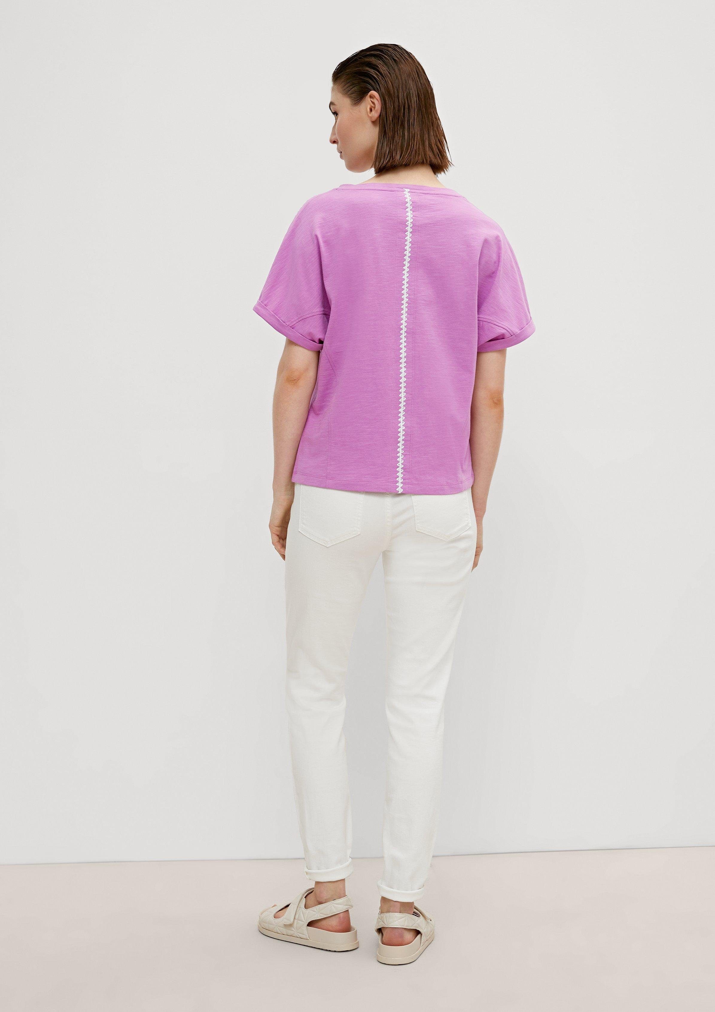Kurzarmshirt mit summer Kontraststickereien comma casual pink Stickerei T-Shirt identity
