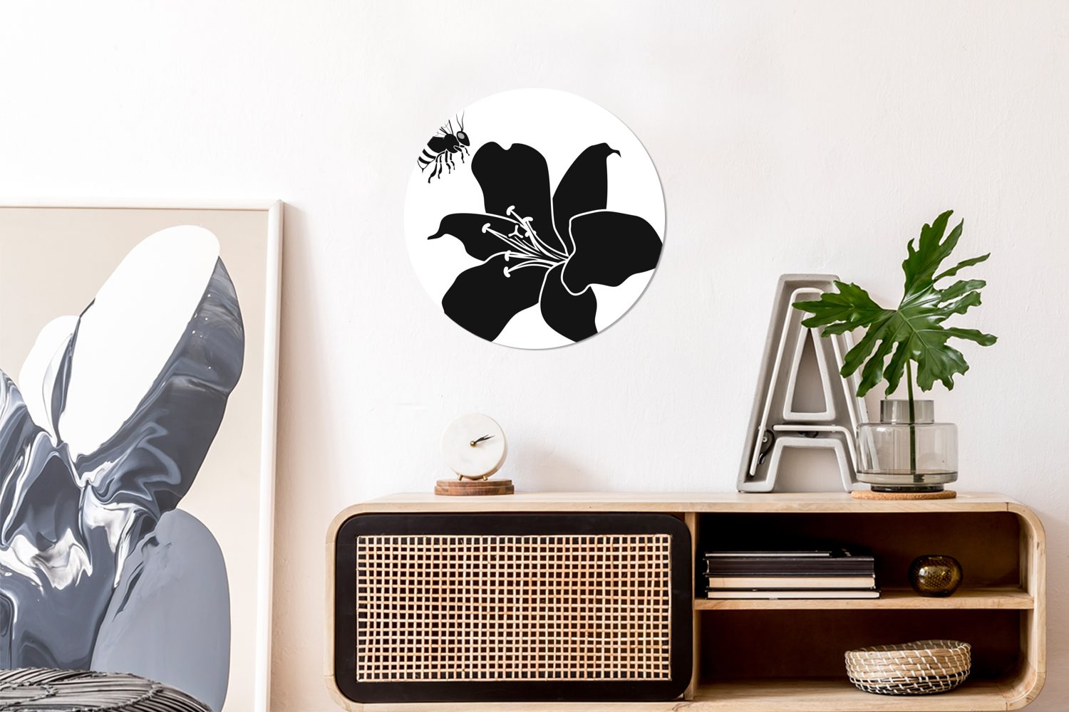 Wandsticker Rund, Tapetenkreis Lilie schwarz-weiße Eine (1 St), mit Tapetenaufkleber, einer Biene Illustration Kinderzimmer, einer für MuchoWow Wohnzimmer