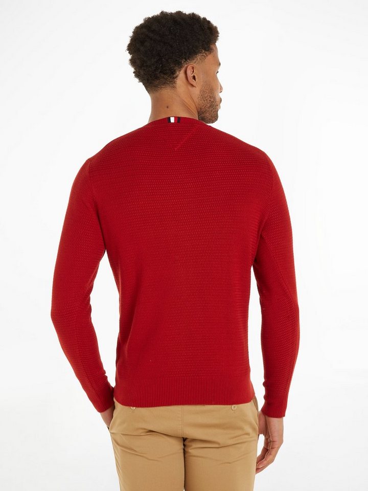 Tommy Hilfiger Rundhalspullover INTERLACED STRUCTURE CREW NECK mit kleinem  Strukturmuster, Das vielseitige Essential für lässige sowie smarte Styles