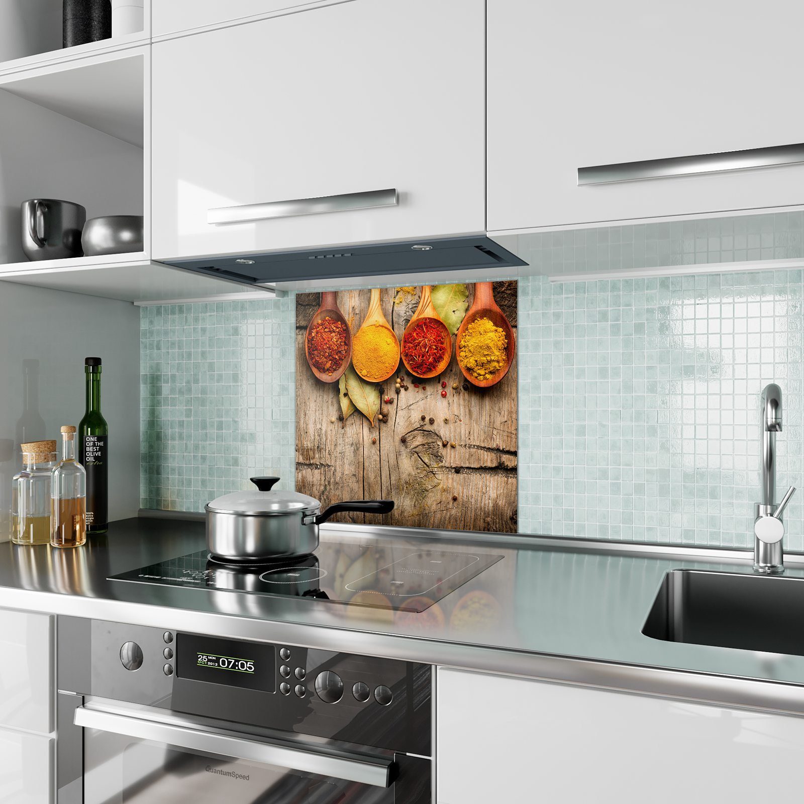 Spritzschutz Küchenrückwand Motiv mit Glas Holztisch Primedeco auf Küchenrückwand Gewürz