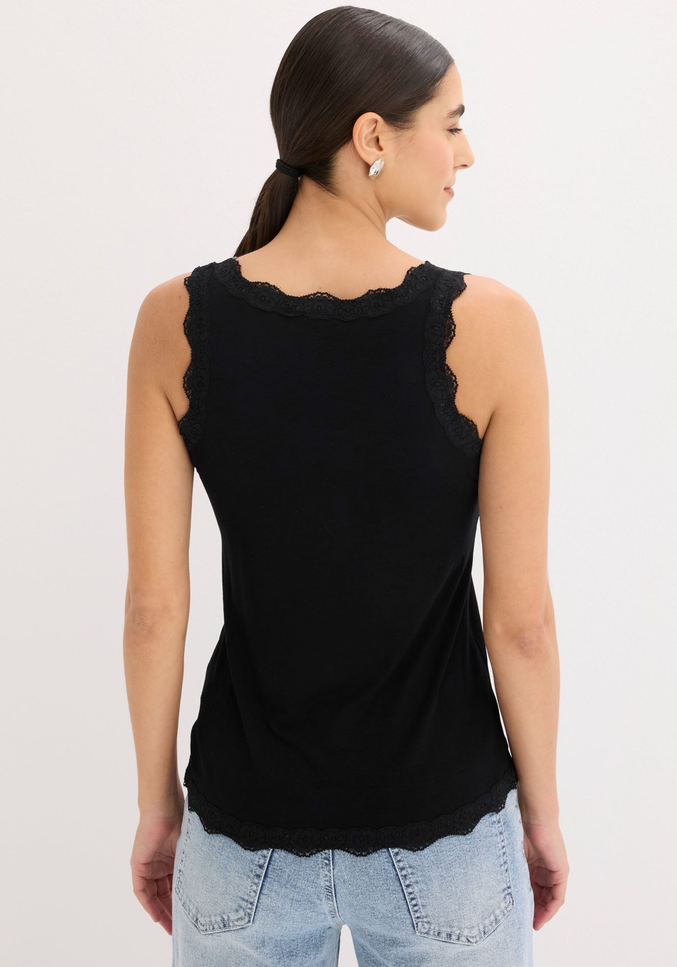 bonprix Shirttop (Packung, 2-tlg) schmale Passform, mit dekorativer Spitze, aus Viskose-Mix