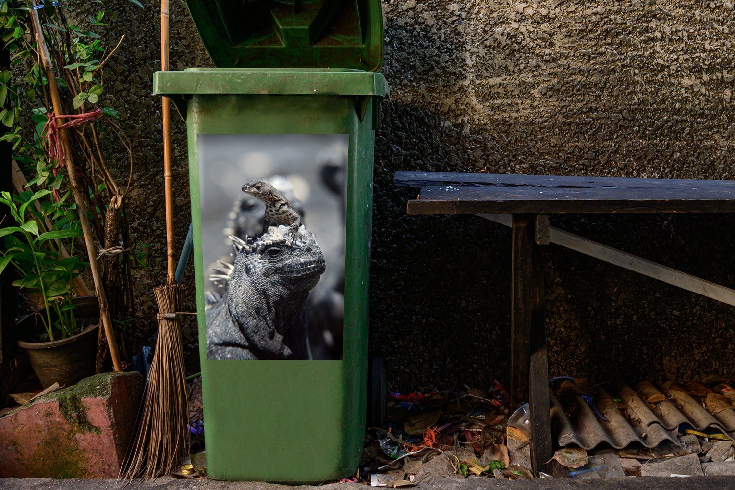 MuchoWow Wandsticker - Mülleimer-aufkleber, Tiere St), Abfalbehälter Familie Mülltonne, Container, Sticker, - (1 Leguane