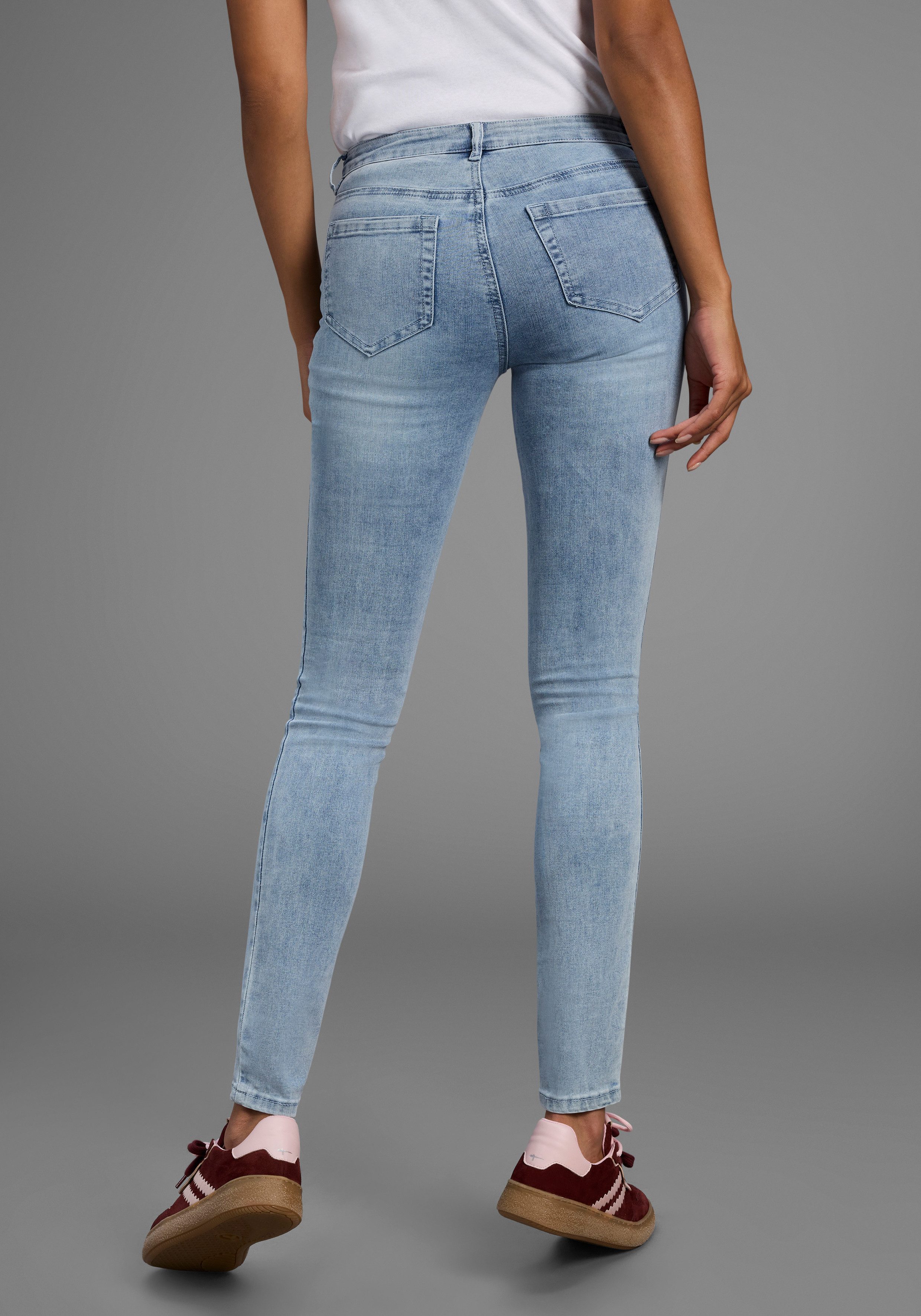Arizona Skinny-fit-Jeans Ultra-Stretch extra-enger Beinverlauf, normale Leibhöhe, mit Eingrifftaschen – Bild 4 von 5
