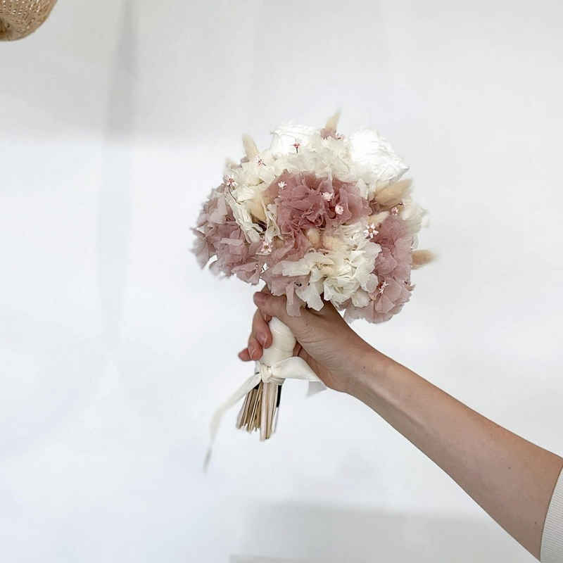 Trockenblume Unendliche Eleganz: Brautstrauß in Zarten Weiß/Creme und Rosé, LYKKE & You, Höhe 30 cm