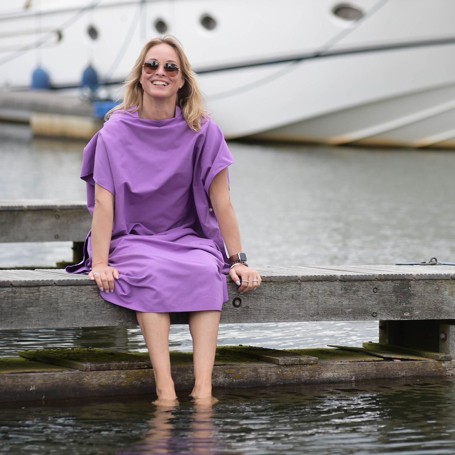 HEKERS Badeponcho Surfponcho aus Mikrofaser Badeponcho Umziehhilfe Strand Umkleidehilfe, Kapuze, Druckknöpfe, Mit Kapuze – Bild 3 von 5
