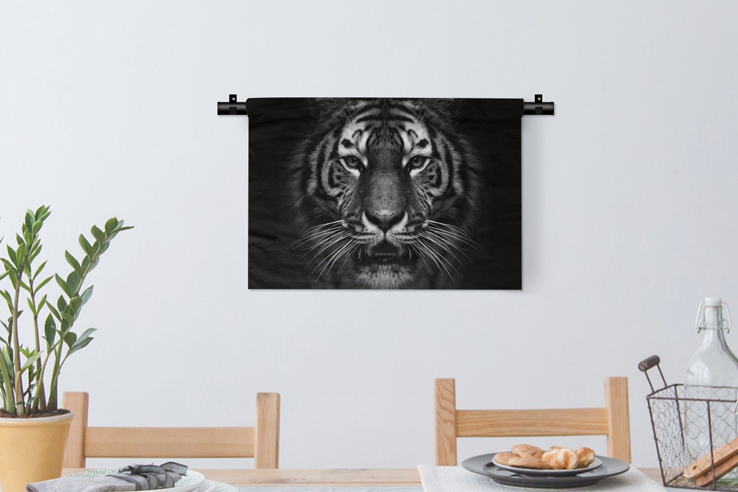 MuchoWow Wanddekoobjekt Tiger Kleid, Wandbehang, - Schwarz - Wanddeko Porträt Wild, für - - Tiere Kinderzimmer - Wohnzimmer, Weiß Schlafzimmer