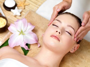 TROPPA Massagegerät Relax Metall Kopfmassage Kopfkrauler Kopf Massage Spinne Holzknauf lila Griff