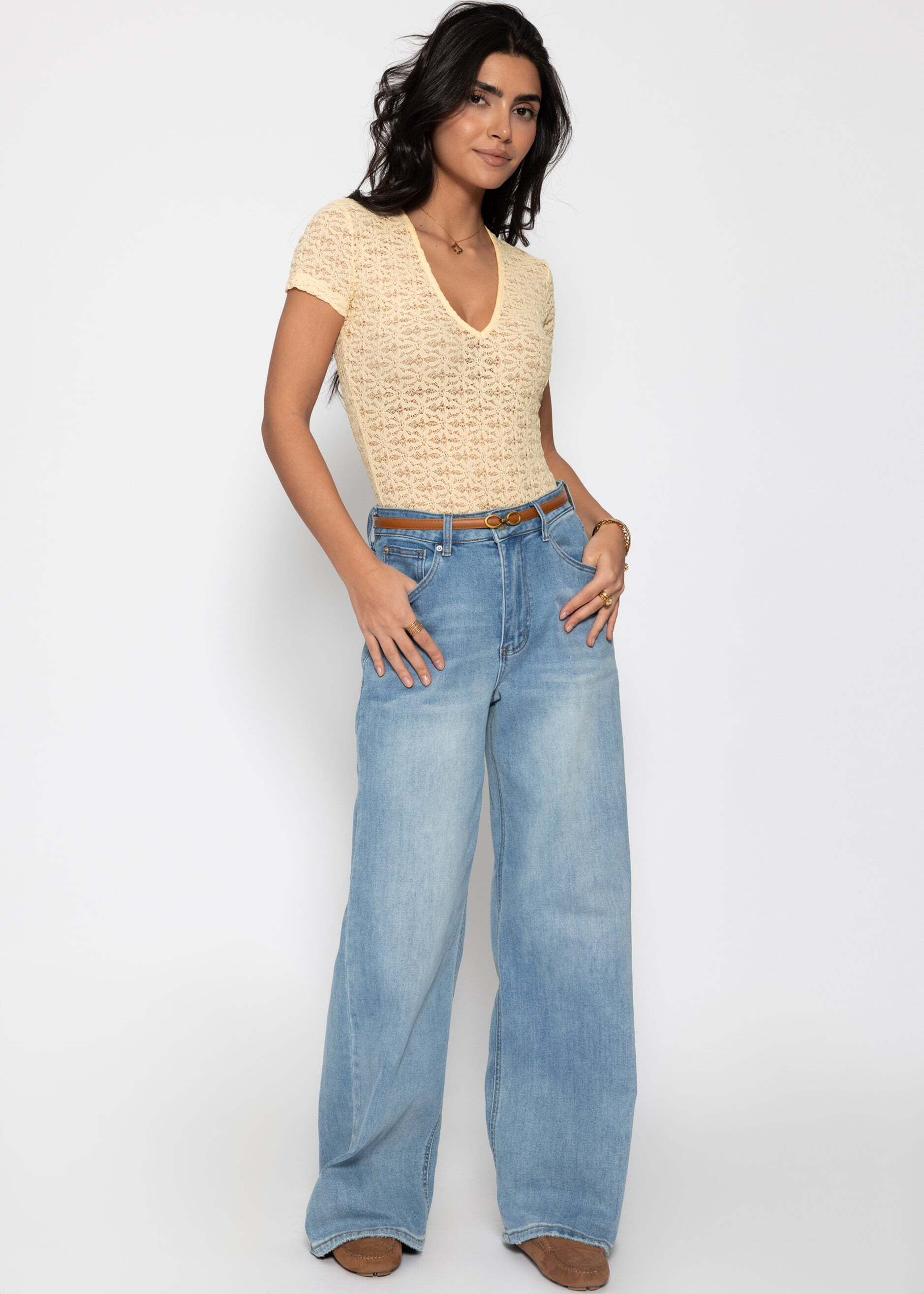 SASSYCLASSY Body Kurzarm Body aus floraler Spitze für Damen Zarter Body mit tiefem V-Ausschnitt und Druckknöpfen