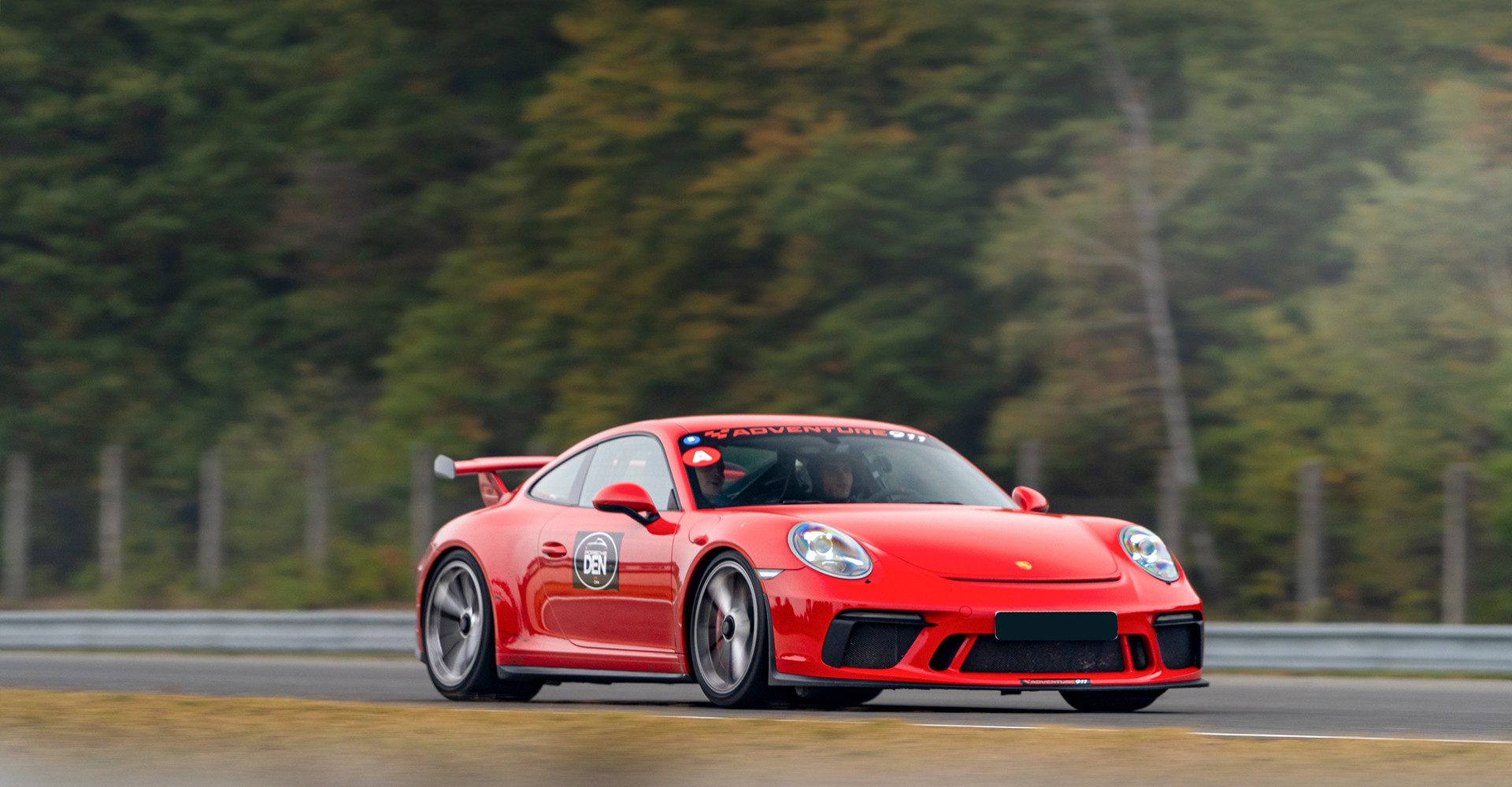 Jochen Schweizer Erlebnisgutschein Rennstreckentraining Plainfeld (Porsche 911 2019 - 5 Rdn), Porsche-Power pur: Du bist der Fahrer!
