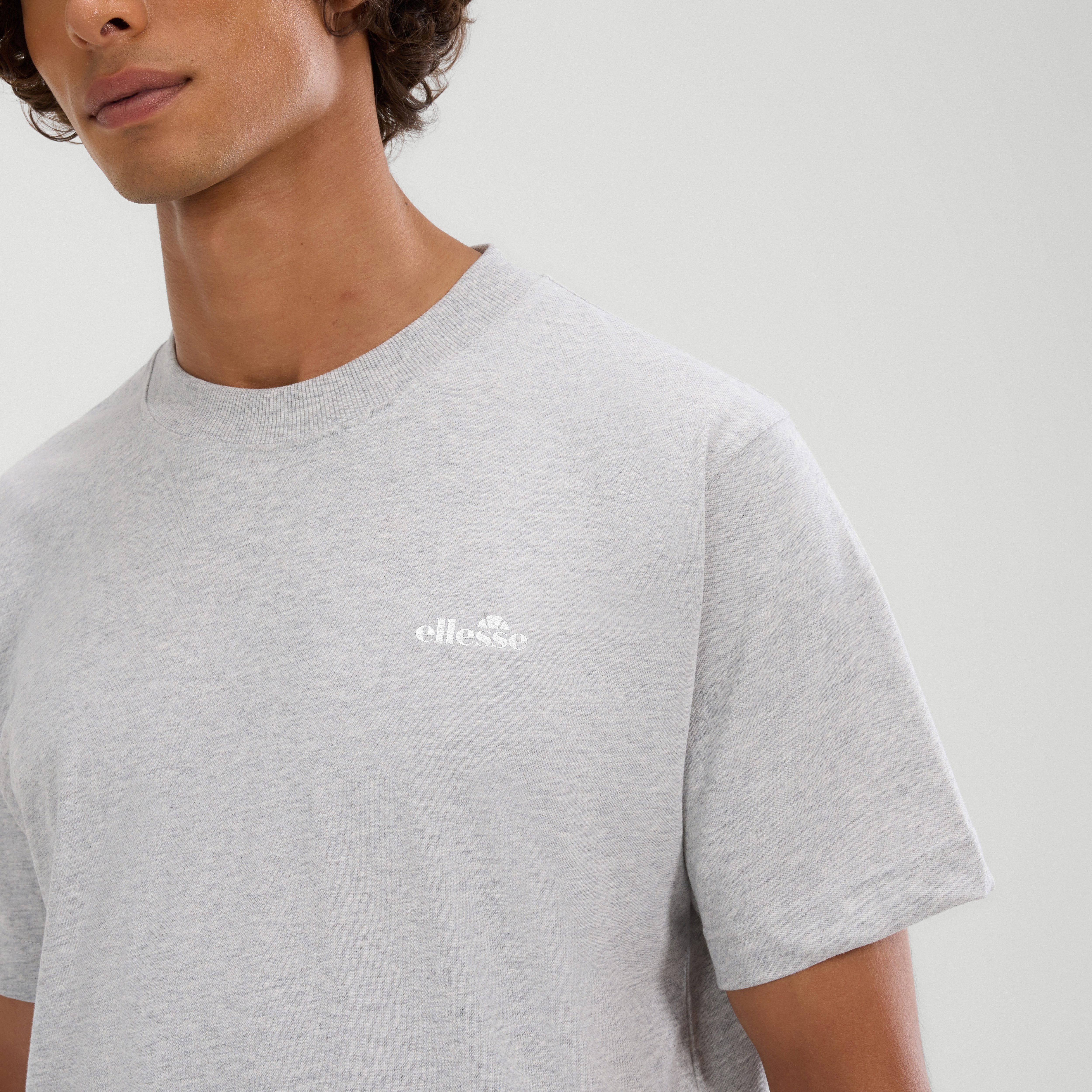 Ellesse T-Shirt ACCIANO T-SHIRT Kurzarm, mit Rundhalsausschnitt, ohne Verschluss, aus Baumwolle