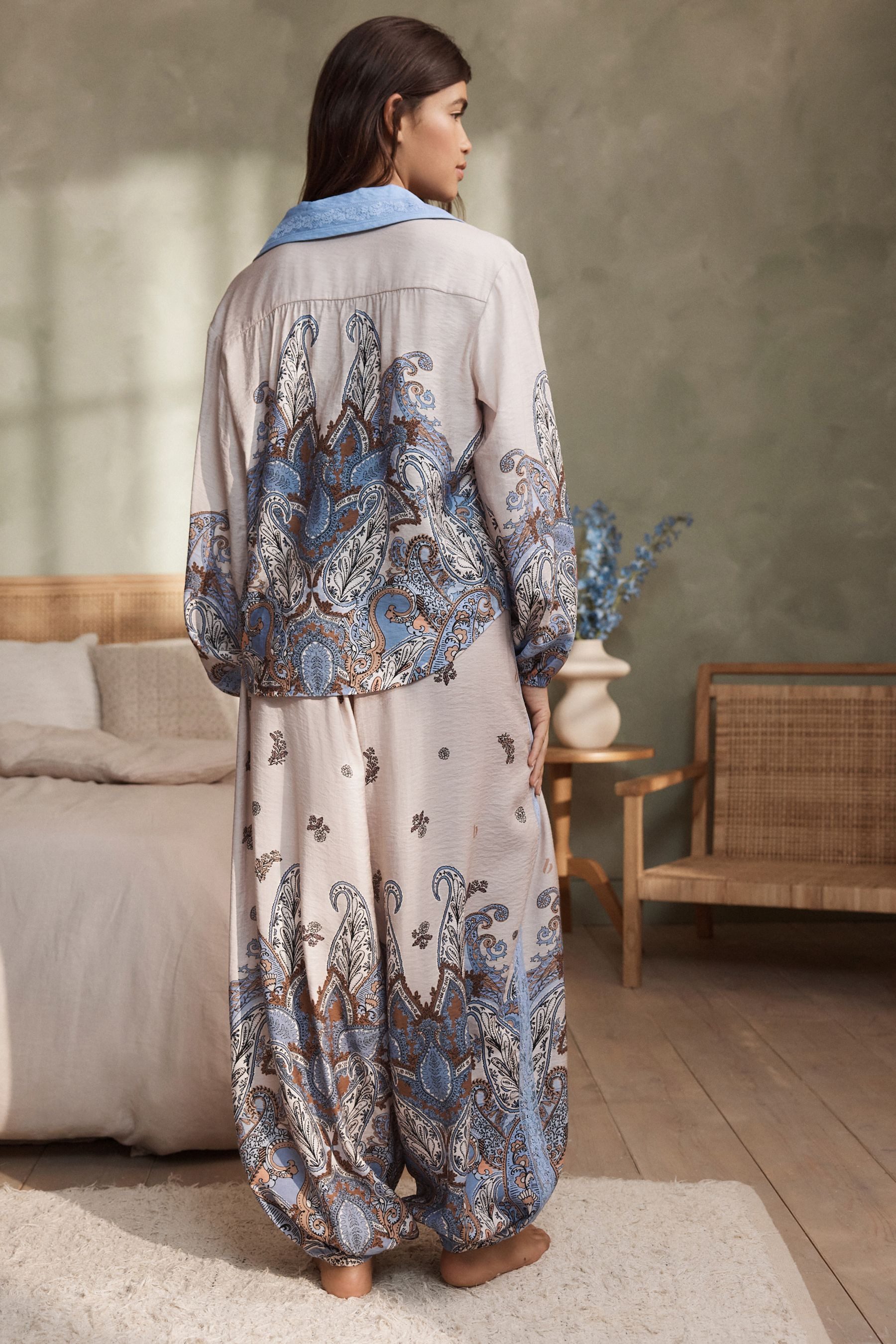B by Ted Baker Pyjama B by Ted Baker Paisley-Schlafanzug mit Ballonhose (2 tlg) – Bild 2 von 5