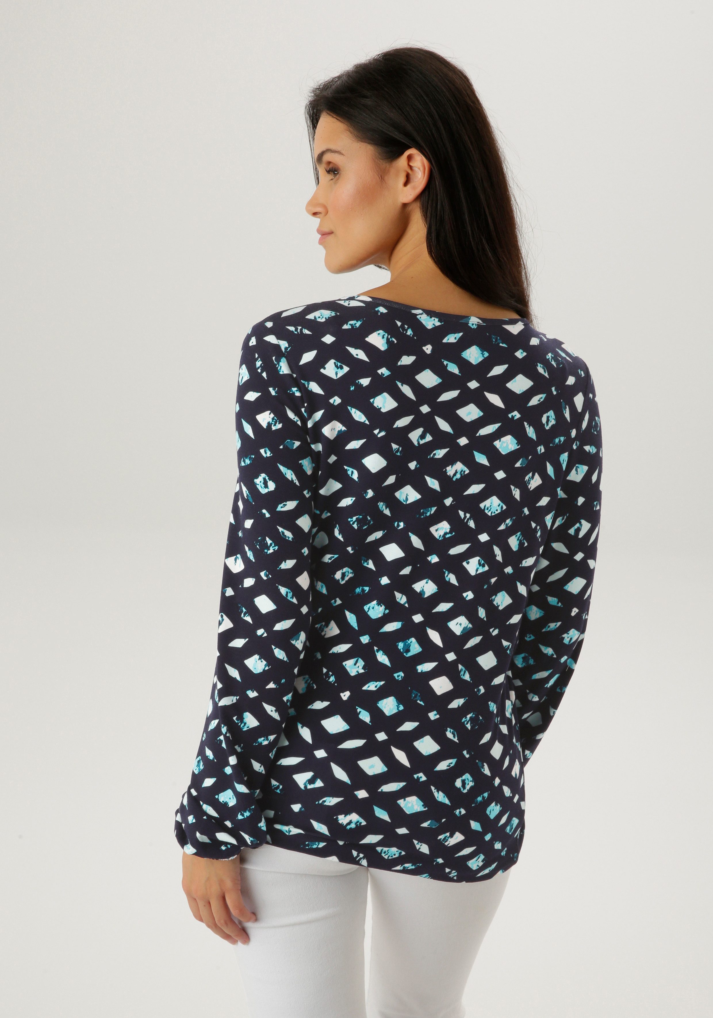 Aniston SELECTED Langarmshirt mit Cut-out und dekorative Mosaik-Musterung