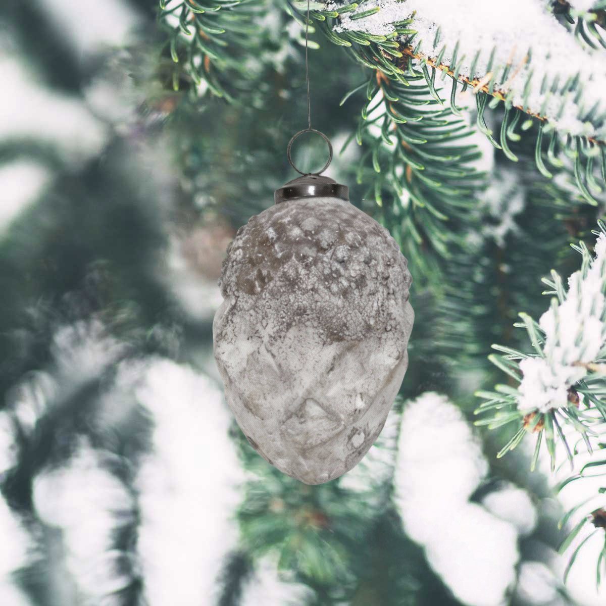 Antikas Weihnachtsfigur Weihnachtskugel Glas, Zapfenform weiß patiniert - handgemacht in