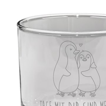Mr. & Mrs. Panda Whiskyglas Pinguin umarmen - Transparent - Geschenk, Whiskeylgas, Jahrestag, See, Premium Glas, Handverlesenes Design