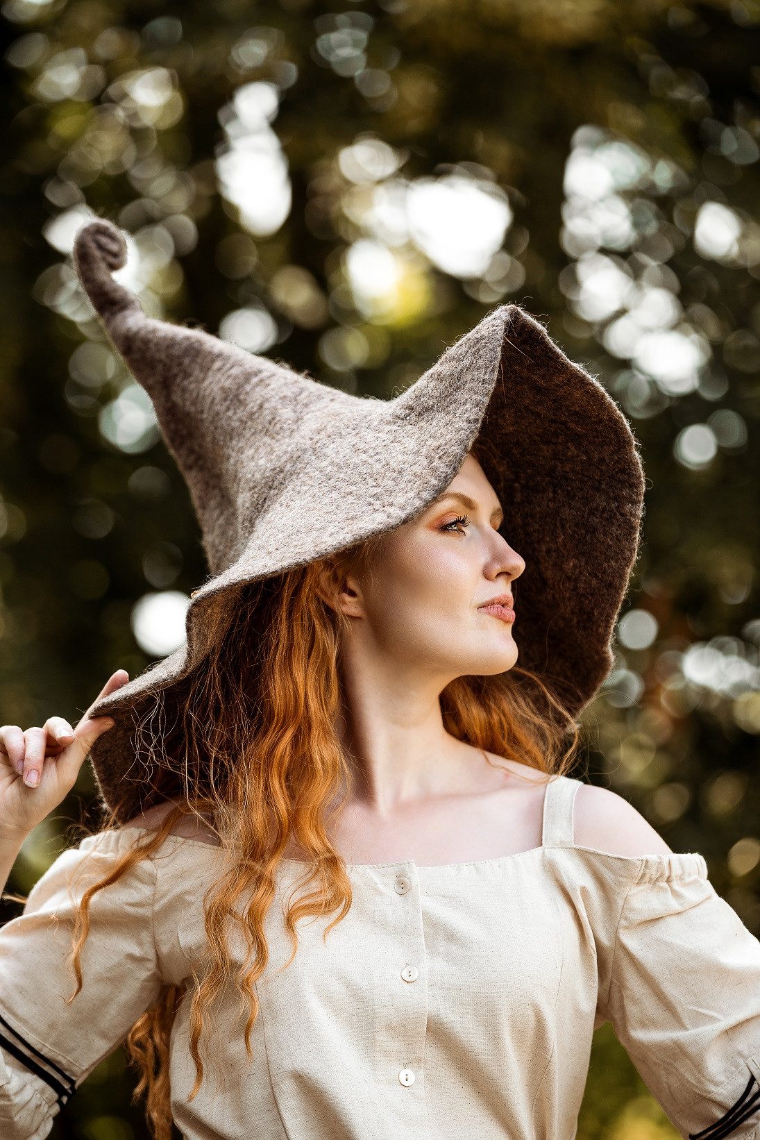 Leonardo Carbone Ritter-Kostüm Hexenhut Naturbraun "Glinda"