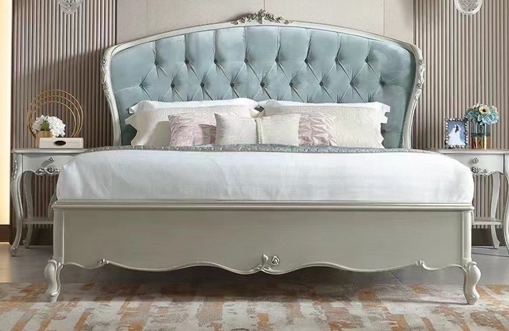 JVmoebel Polsterbett Hellblaues Chesterfield Doppelbett Massivholz Komfortbett, Made in Europa