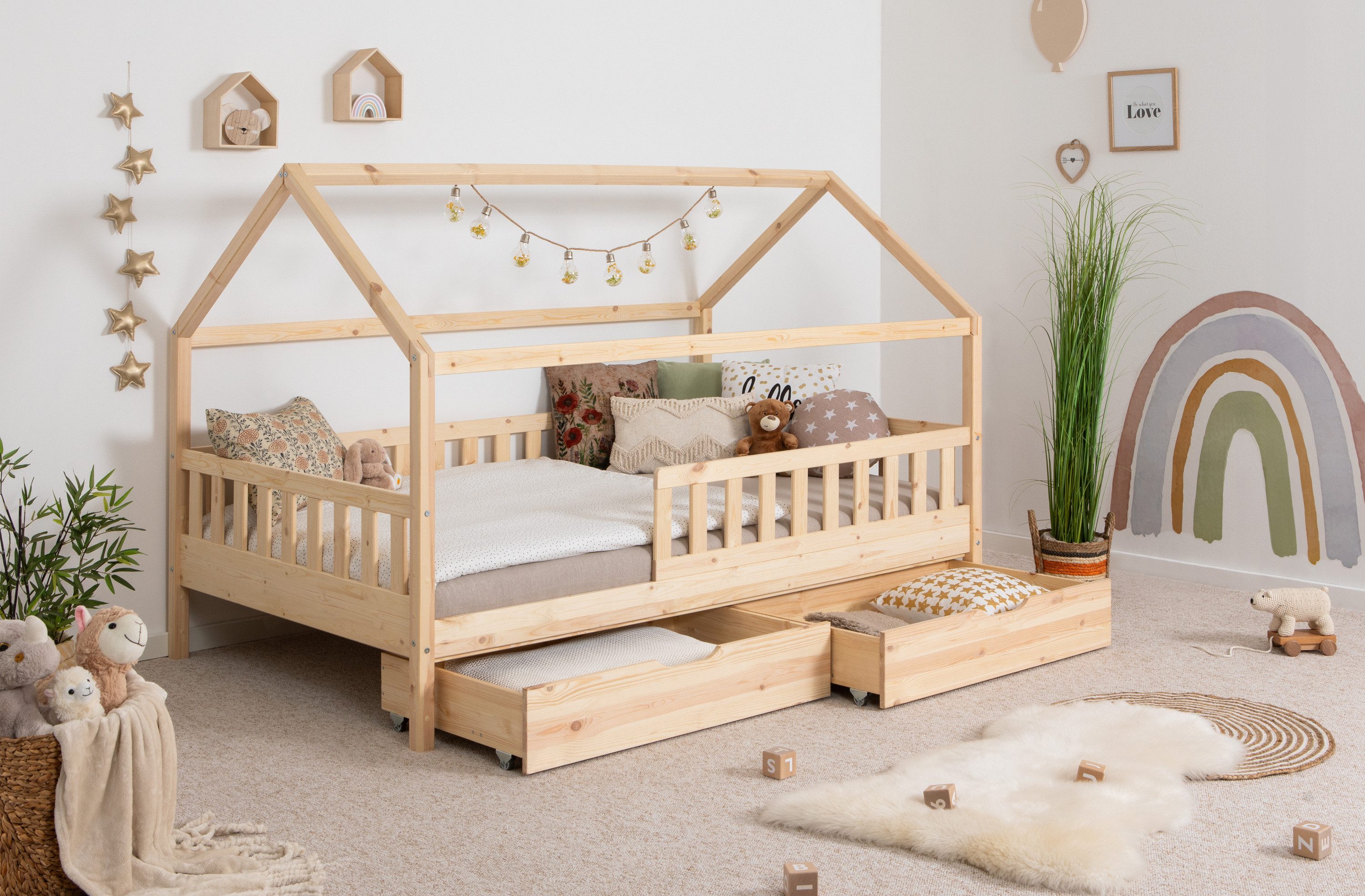 Ticaa Hausbett Kay mit Rausfallschutz und Schubkasten aus Kiefer, Kinderbet günstig online kaufen