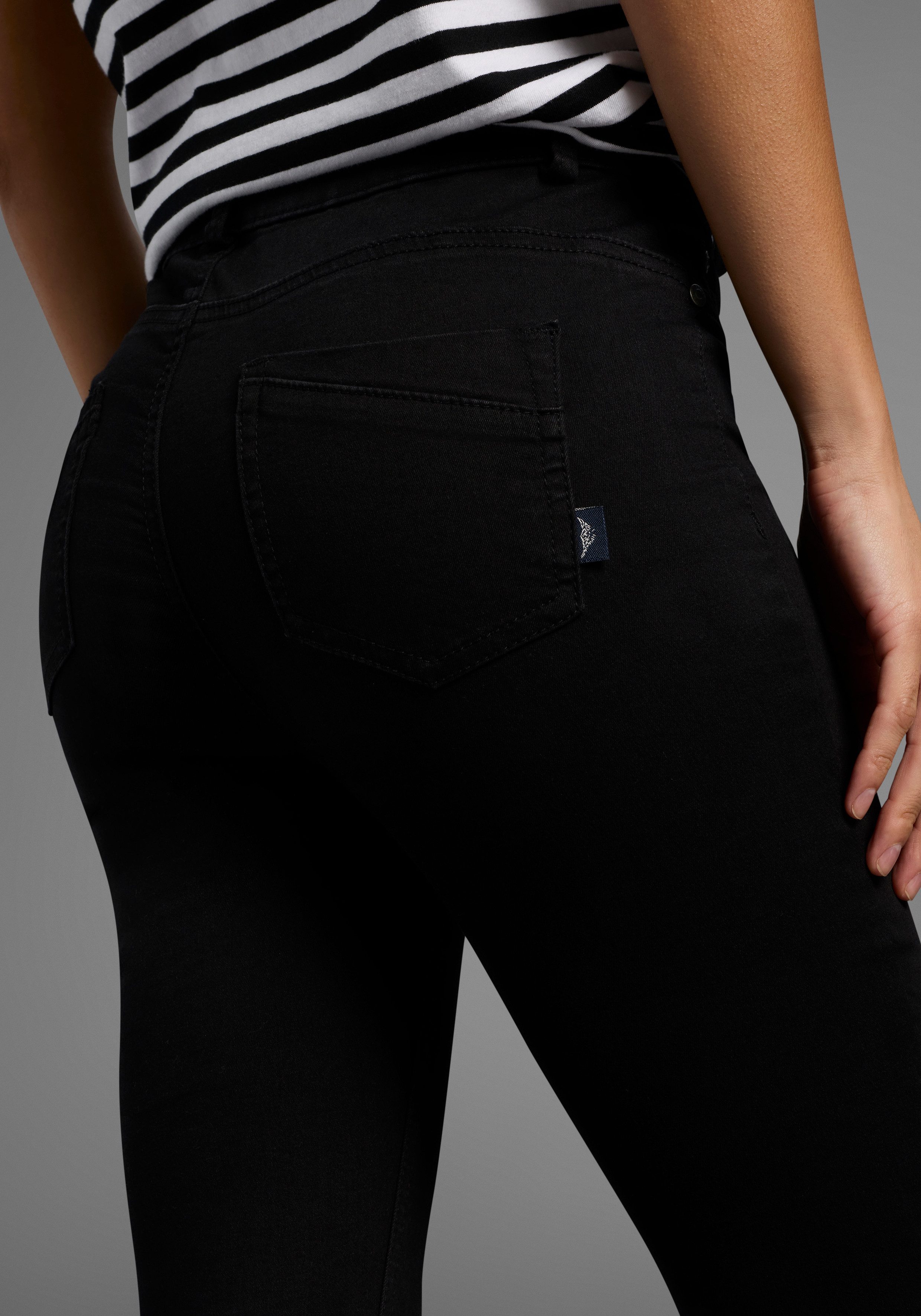 Arizona Bootcut-Jeans Ultra Stretch ausgestellte Beinform, Used-Waschung, hohe Leibhöhe