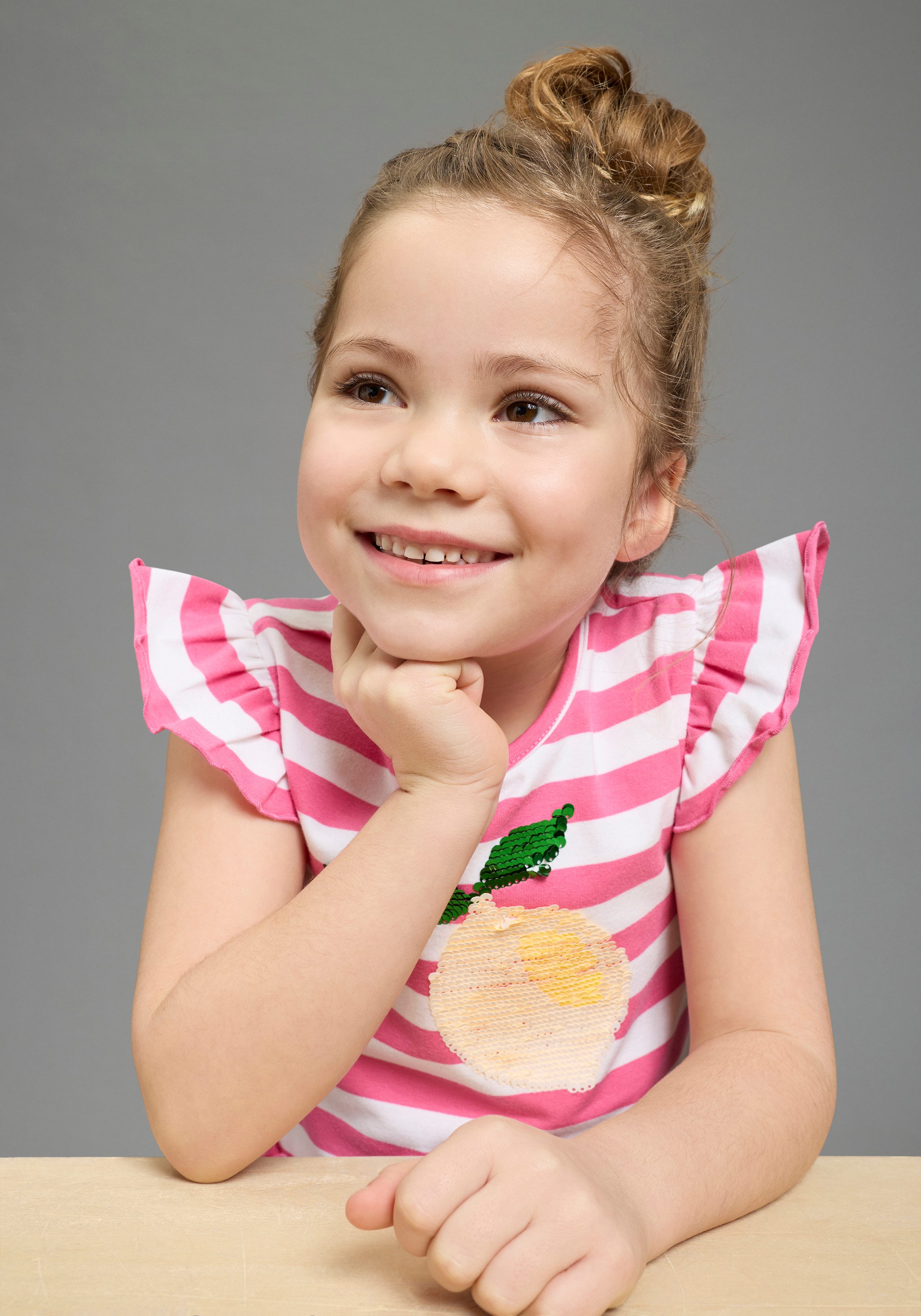 KIDSWORLD Jerseykleid mit Pailletten für kleine Mädchen - Kirschen oder Zitronen Motiv festlich, kniefrei, verspielt, aus Baumwollmischung