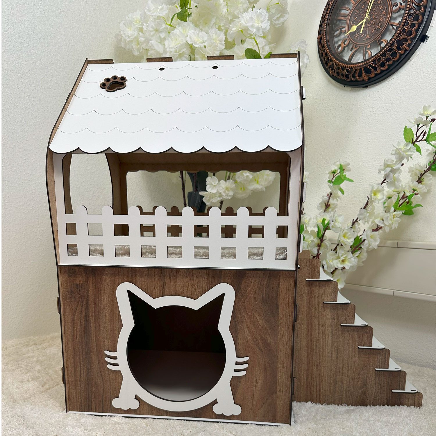 Jungengel Tierhaus Zweistöckiges Katzenhaus aus MDF – Braun & Weiß – in XL, XXL, 3XL, Werkzeugloser Aufbau, Zweistöckig, Balkon mit Rundfenster