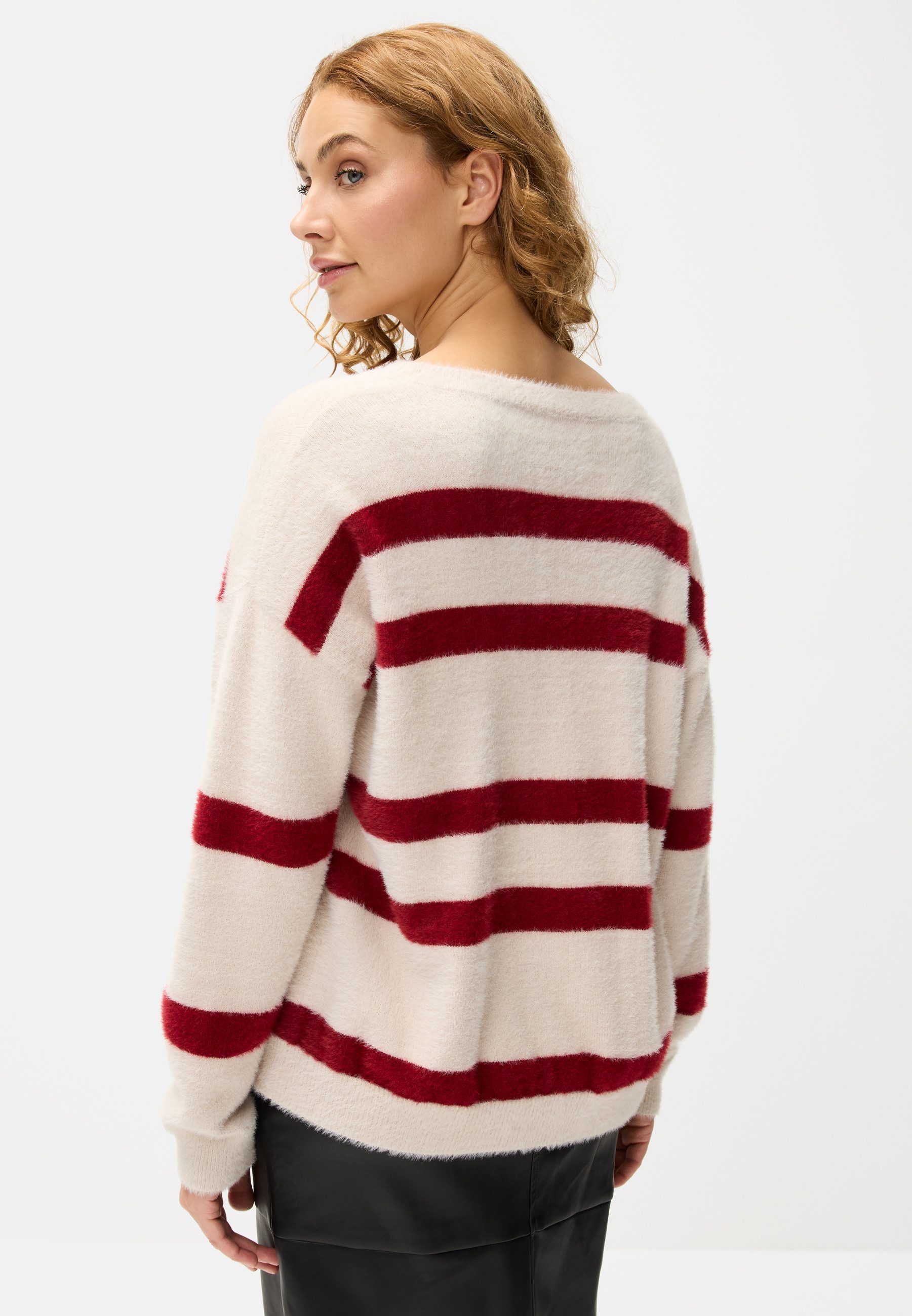 LASCANA Streifenpullover aus kuschelweichem Strick, V-Ausschnitt, Streifenoptik, modisch