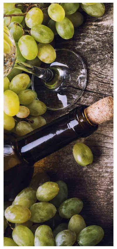 wandmotiv24 Türtapete Flasche Weißwein und Trauben auf einem alten Tisch, strukturiert, Fototapete, Wandtapete, Motivtapete, matt, selbstklebende Vinyltapete