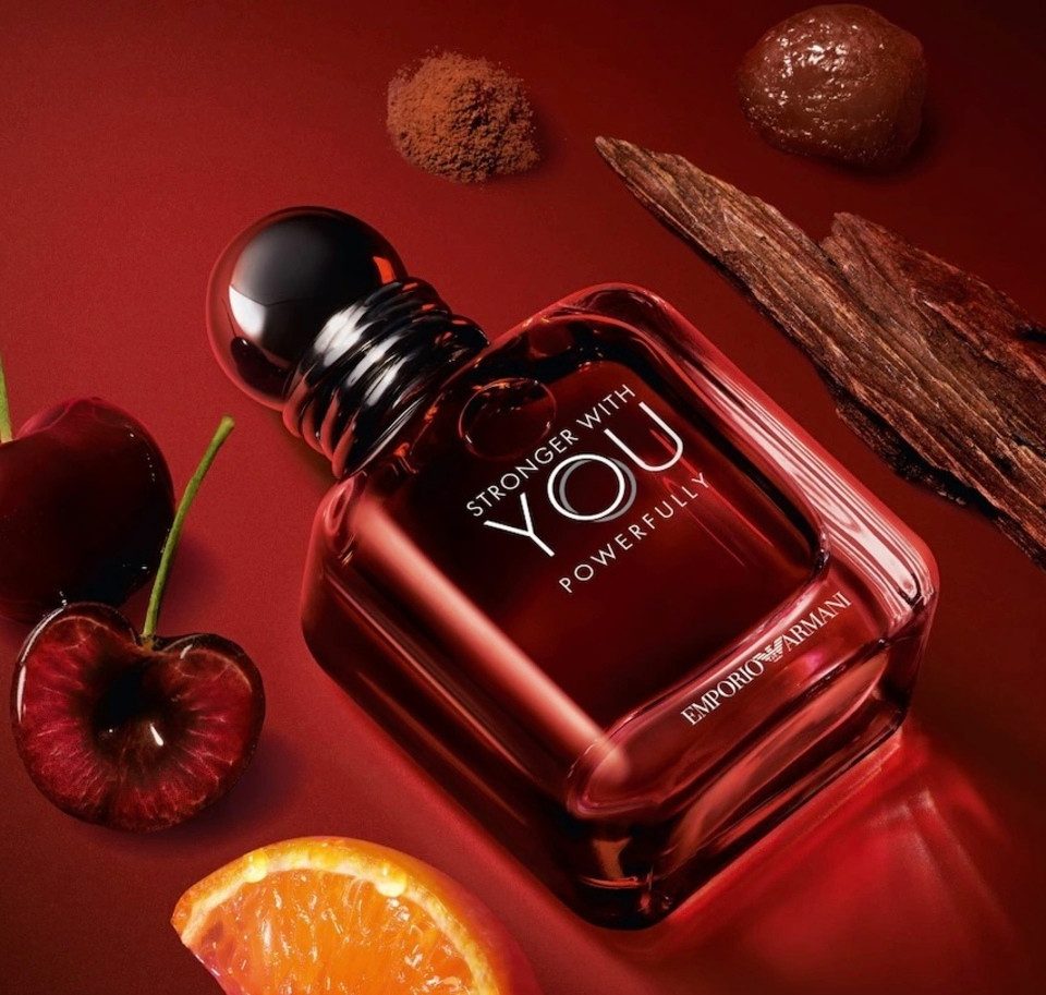 Emporio Armani Eau de Parfum Stronger With You Powerfully Herrenduft 100ml, Kirschakkord, Kastanie & Vanille mit intensiver Ausstrahlung