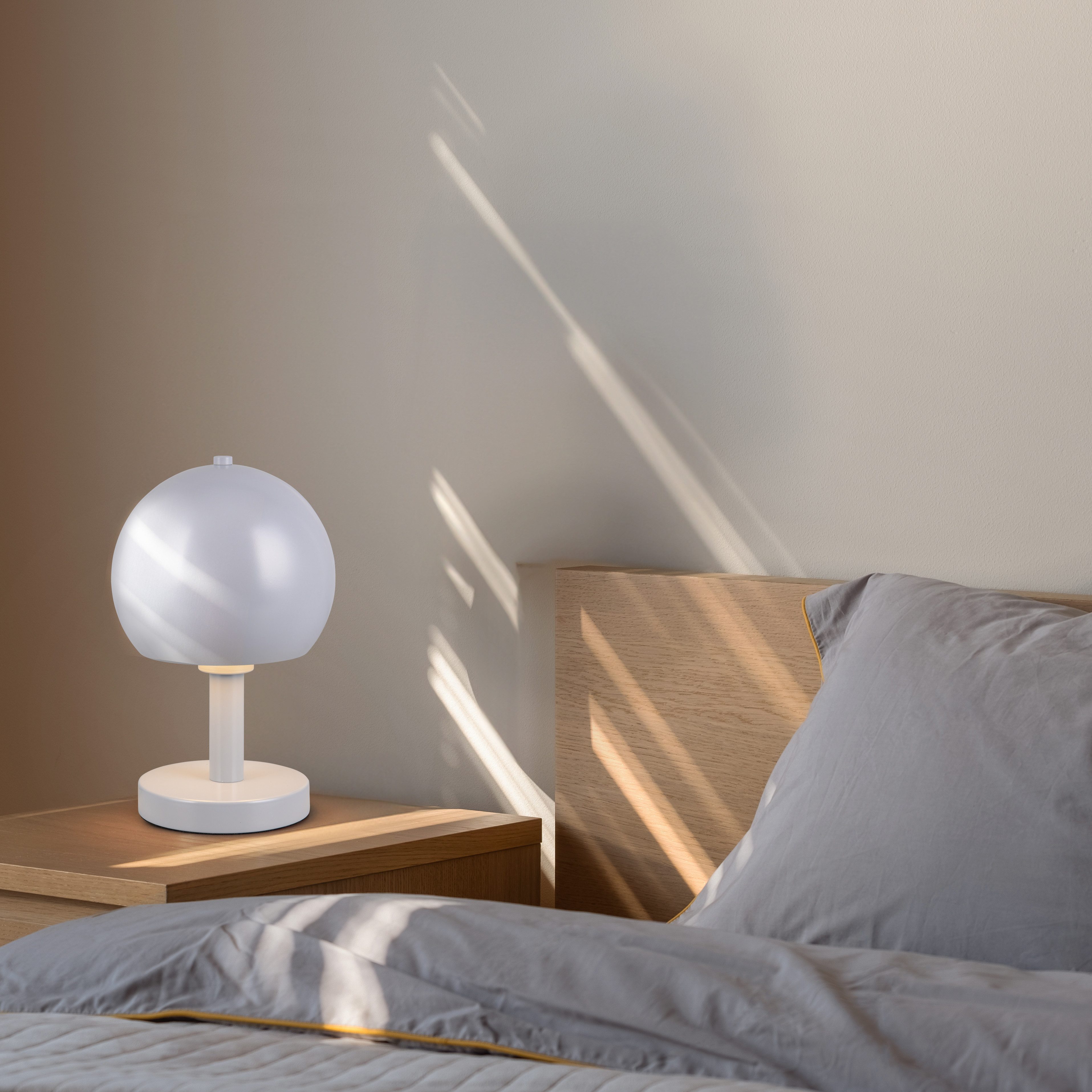 my home Schreibtischlampe Christelle, Deko Tischleuchte mit Metallschirm Ø 18cm Höhe 29cm, Ein-/Ausschalter, Leuchtmittel wechselbar, warmweiß - kaltweiß, exkl  – Bild 4 von 5