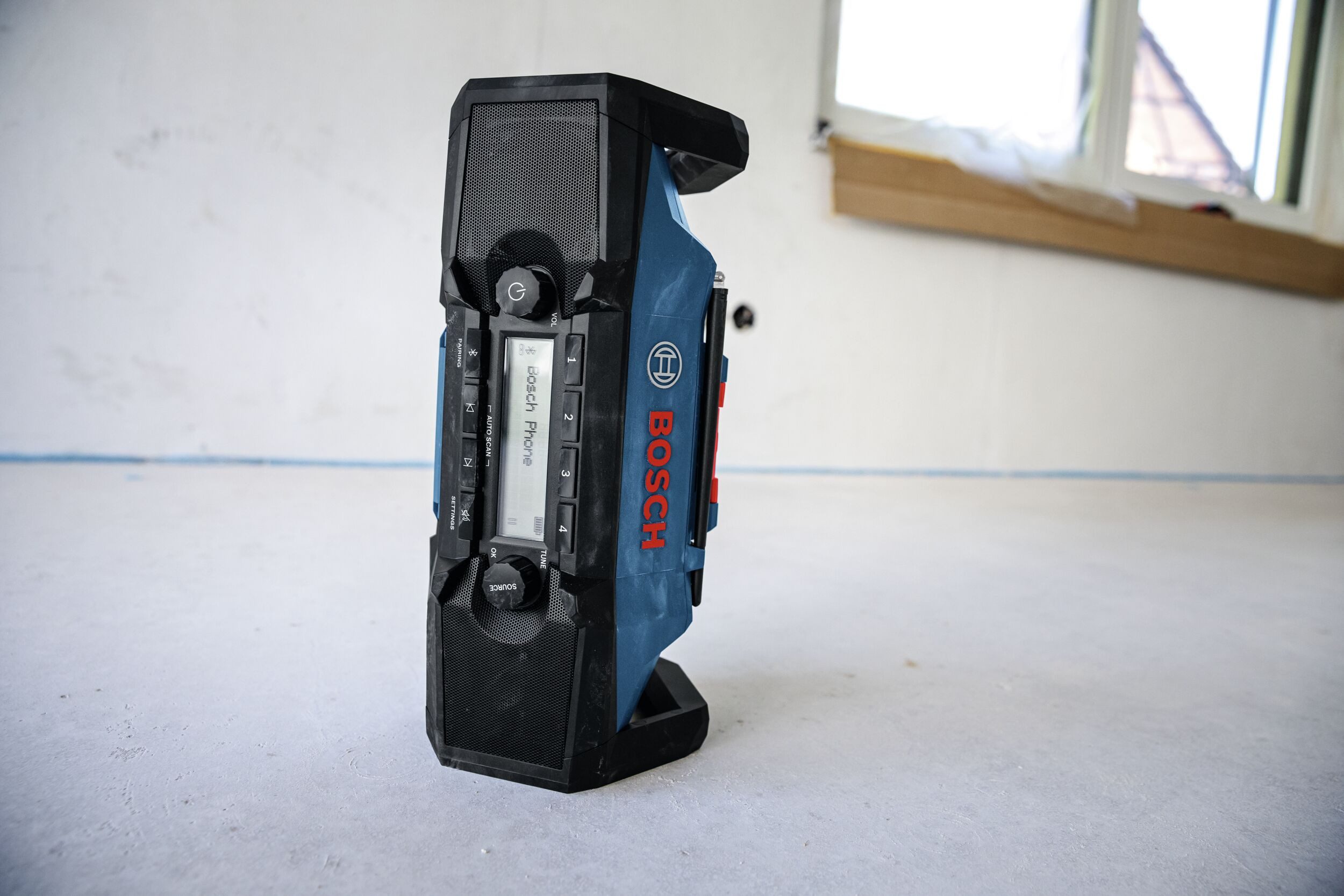 BOSCH GPB 18V-3SC Baustellenradio (Akku-Radio Ohne Akku - im Karton)