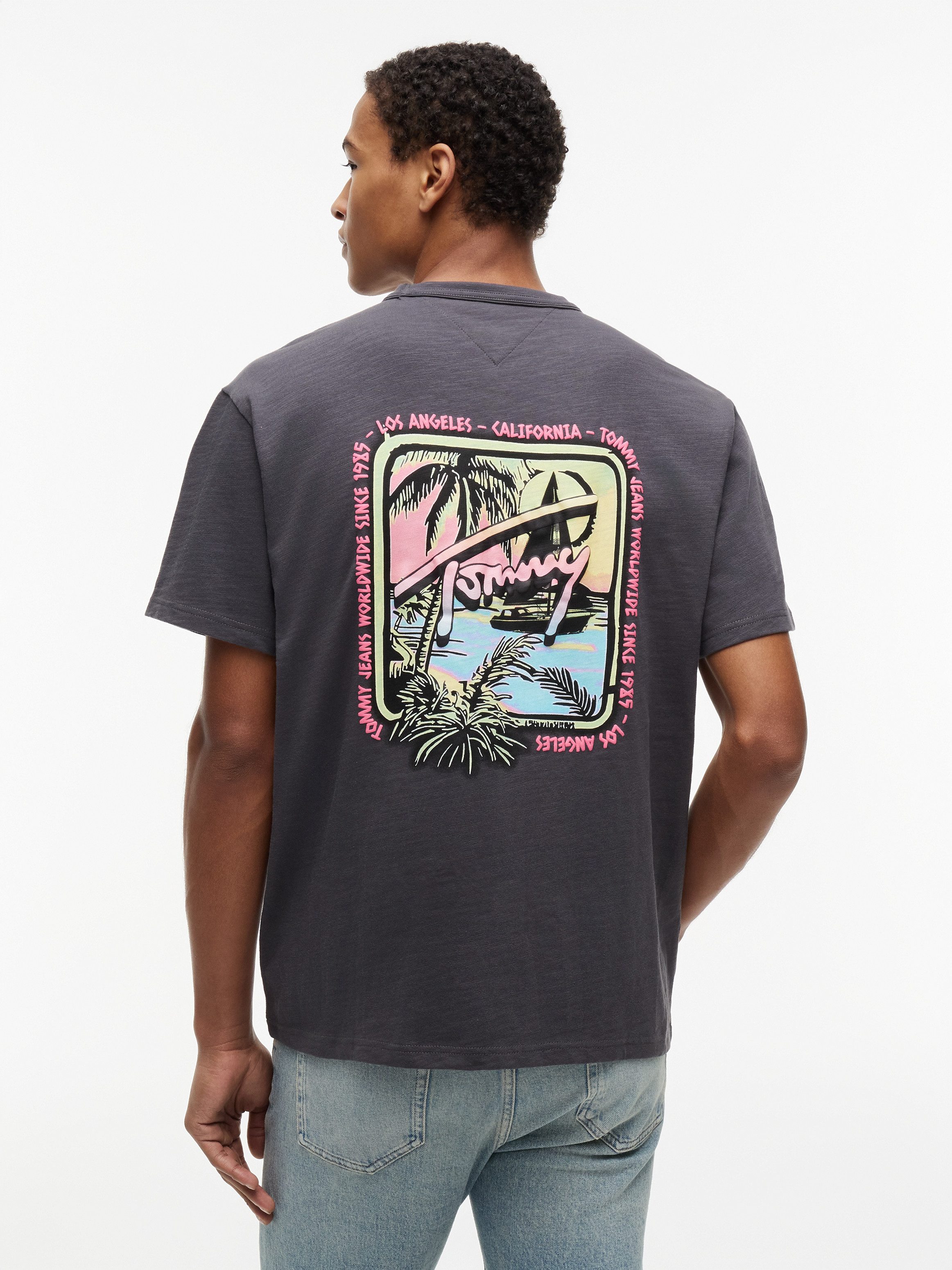 Tommy Jeans T-Shirt TJM RELAXED NOVELTY relaxed Fit mit strukturierter Rückengrafik