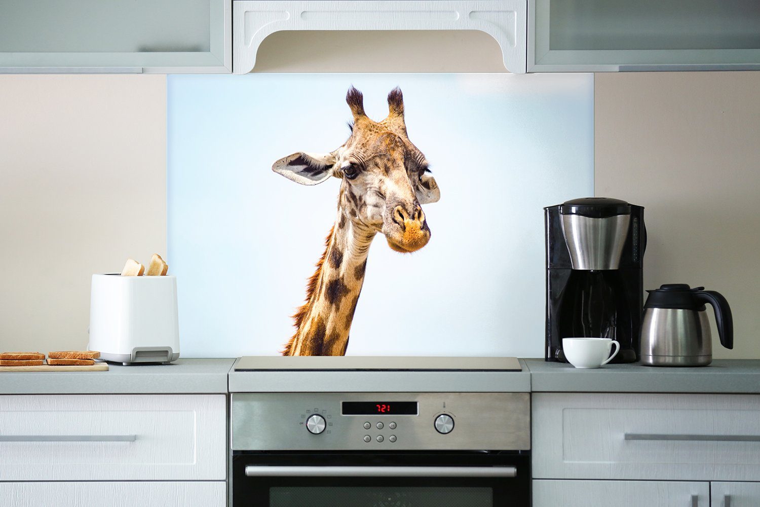Wallario Küchenrückwand Nahaufnahme einer Giraffe, (1-tlg)